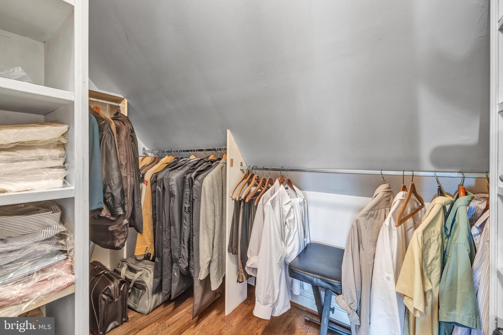 BURNING TREE VIEW - Residential