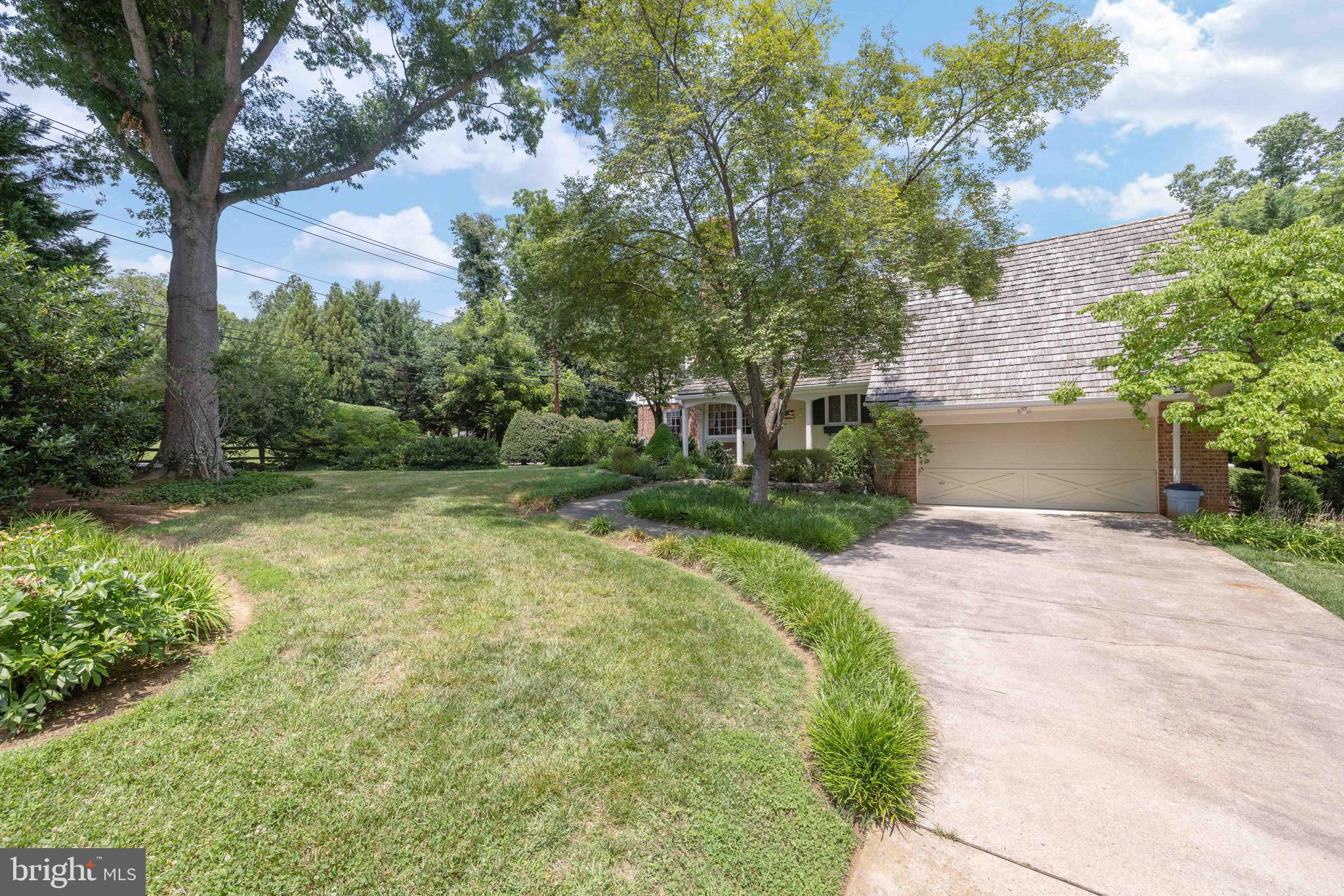 BURNING TREE VIEW - Residential
