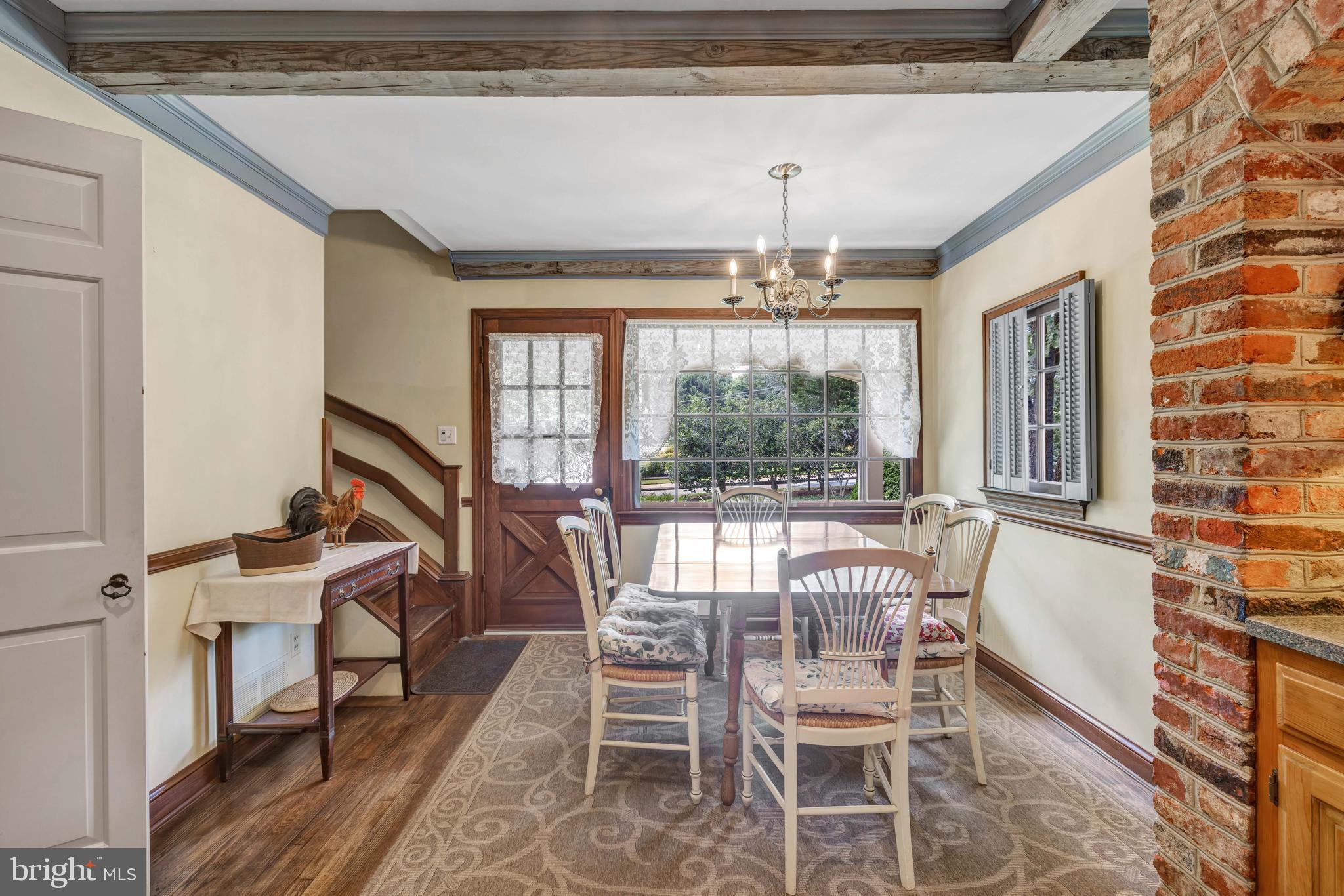 BURNING TREE VIEW - Residential