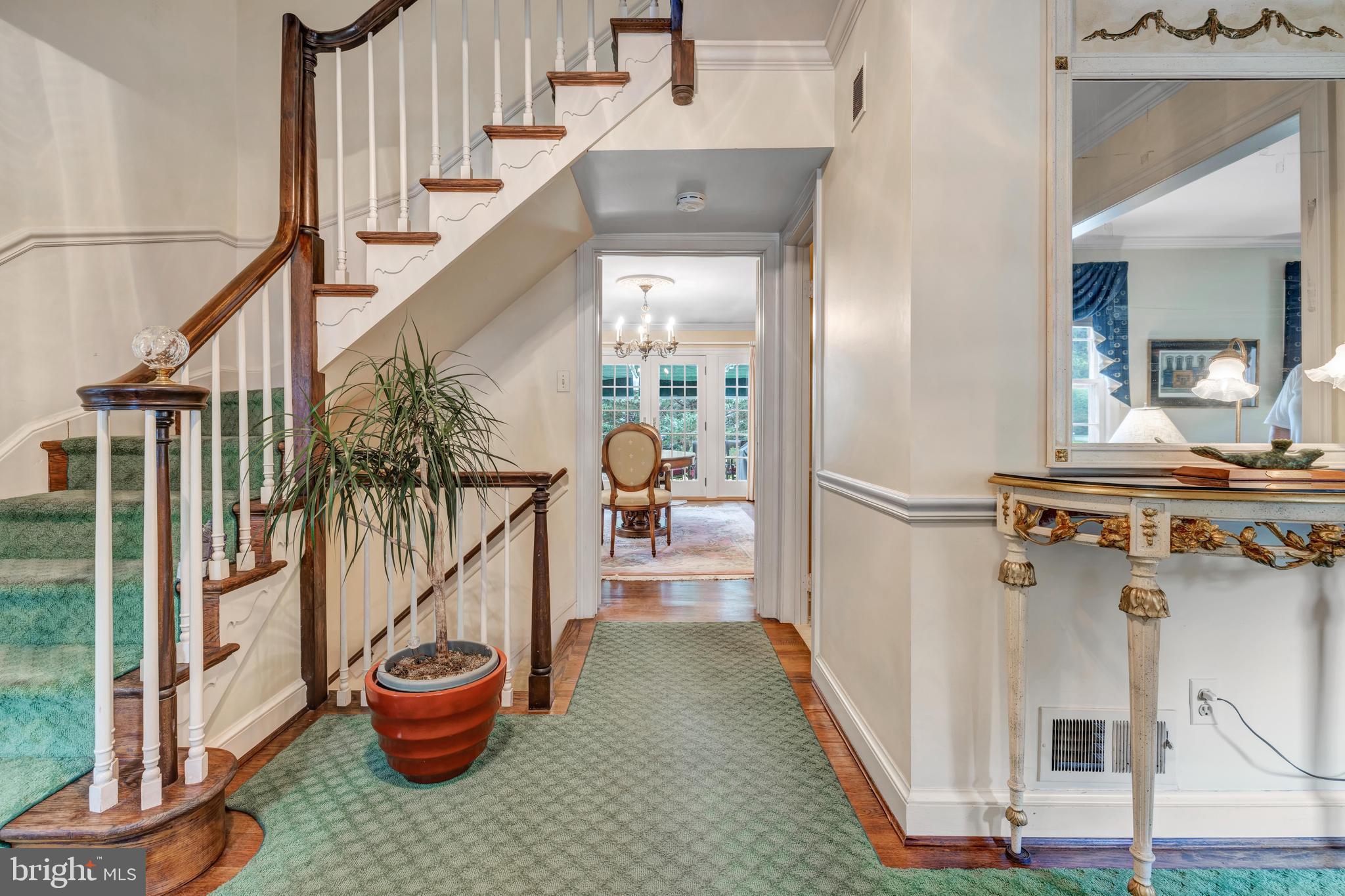 BURNING TREE VIEW - Residential