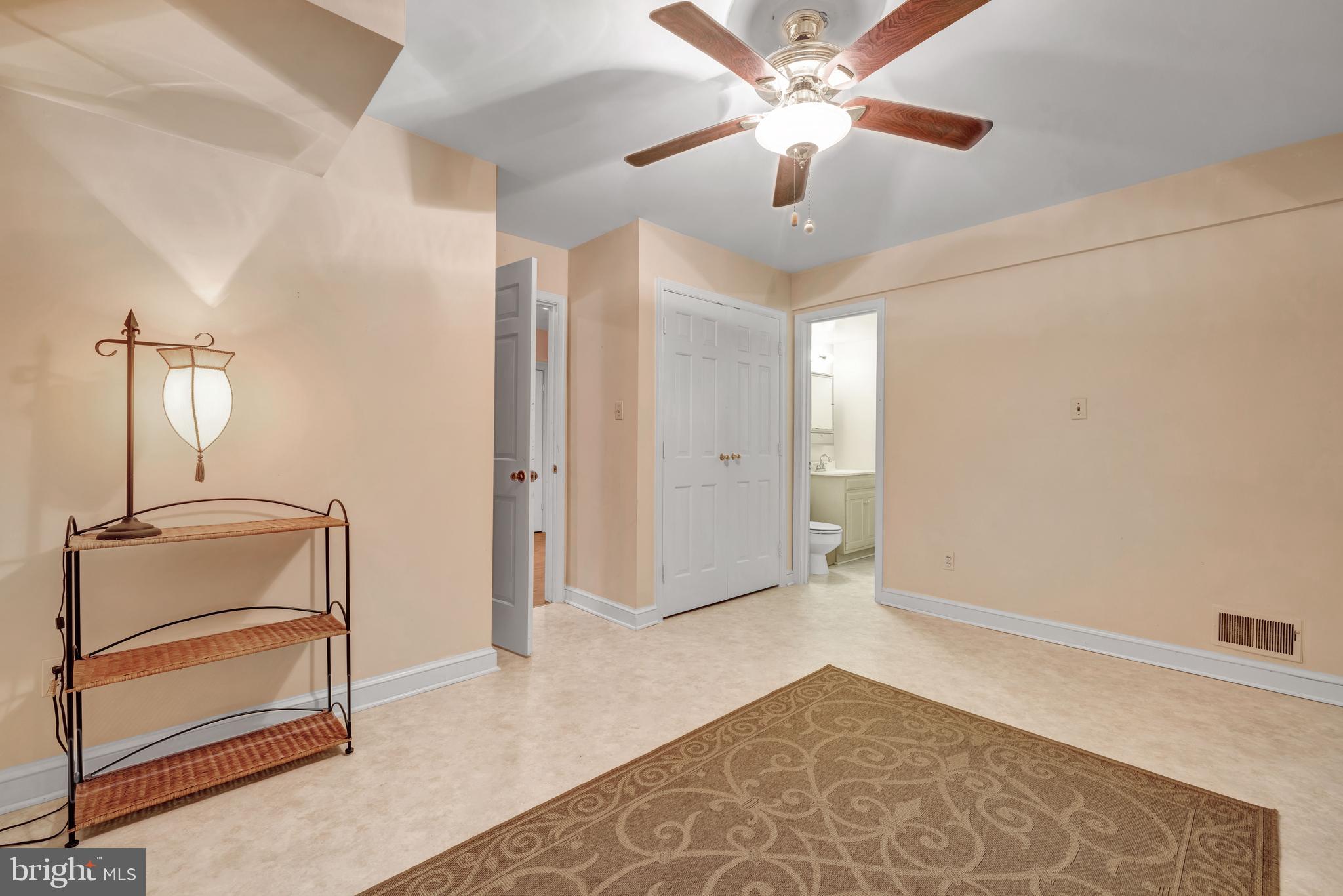 BURNING TREE VIEW - Residential