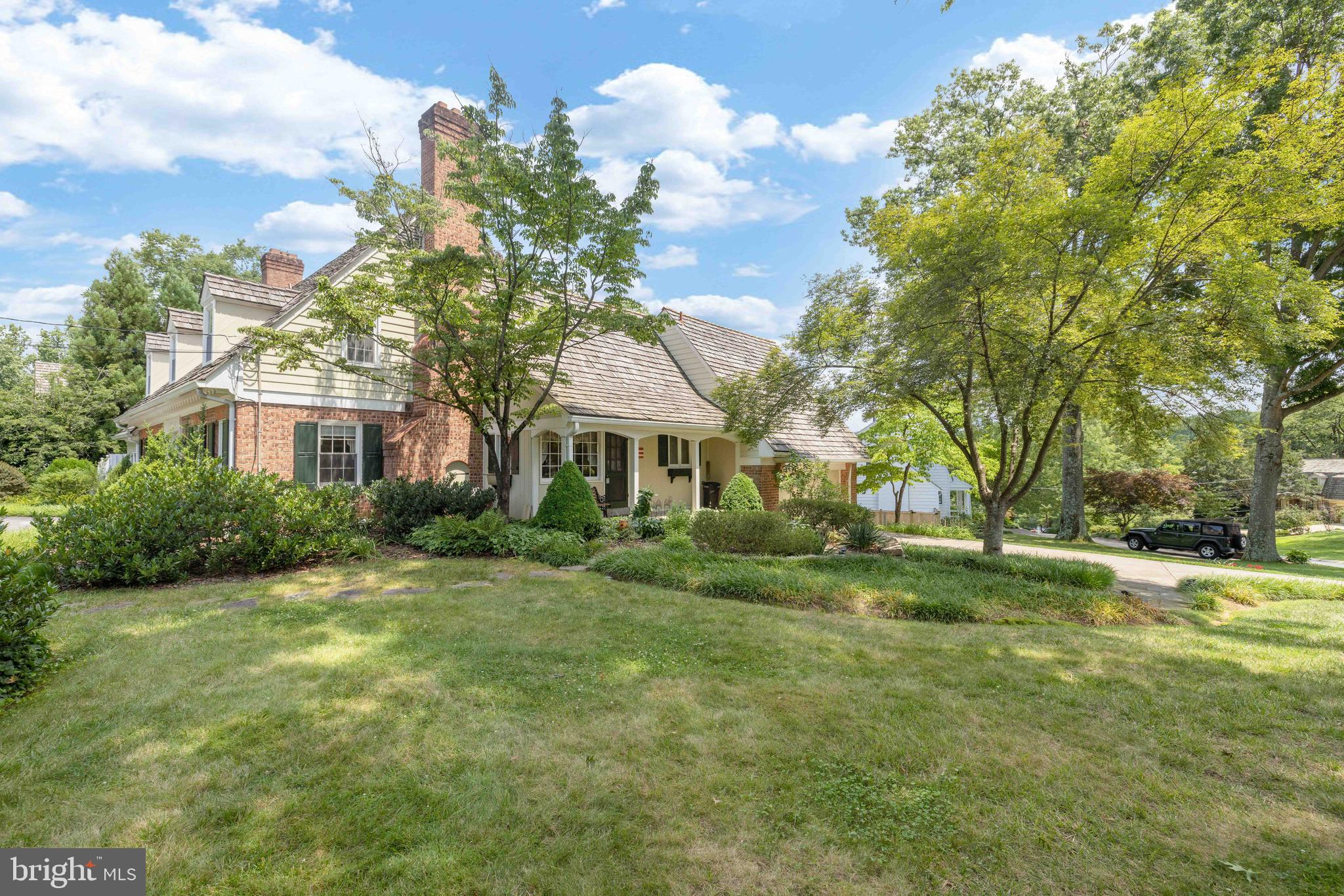 BURNING TREE VIEW - Residential