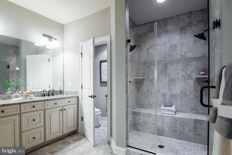 WAYNE GLEN - Residential