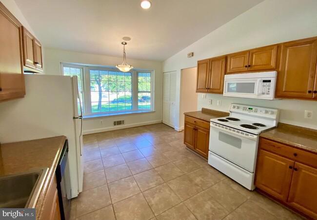 FOXHALL - Residential Lease