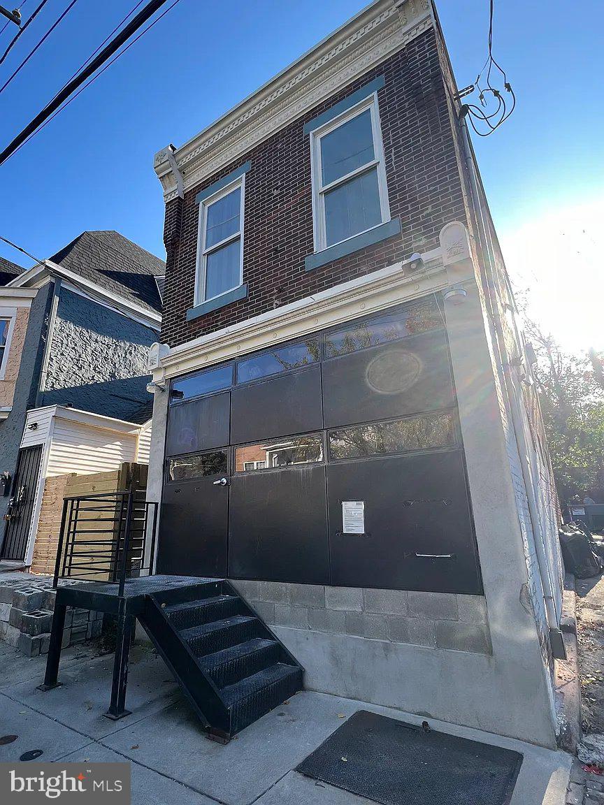 308 W QUEEN LANE