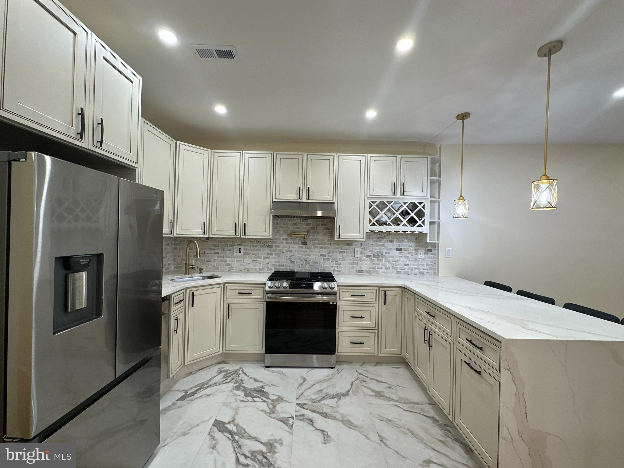 STRAWBERRY MANSION - Residential