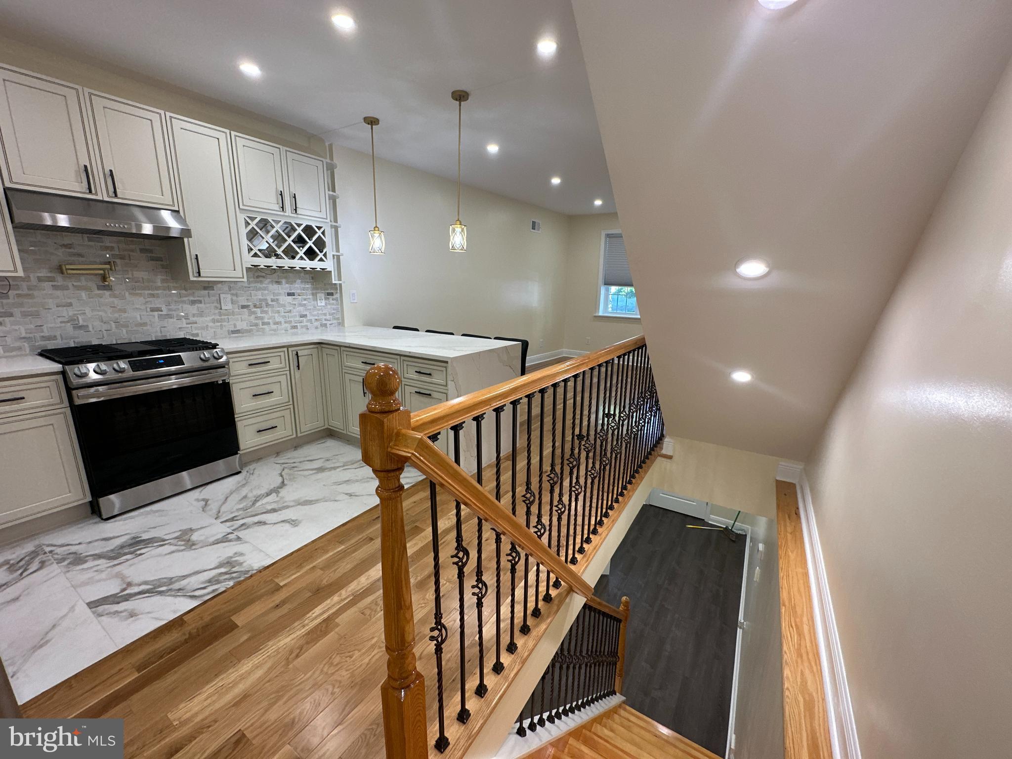 STRAWBERRY MANSION - Residential