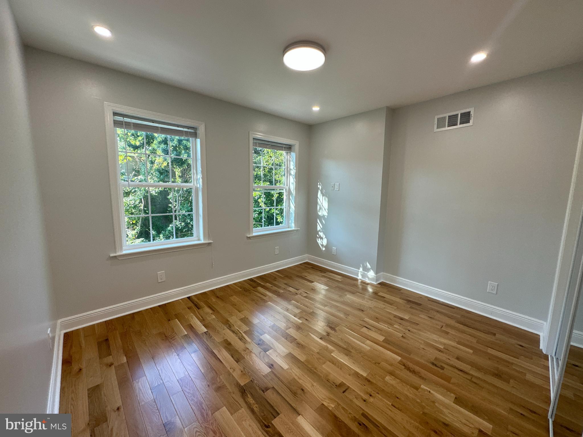 STRAWBERRY MANSION - Residential