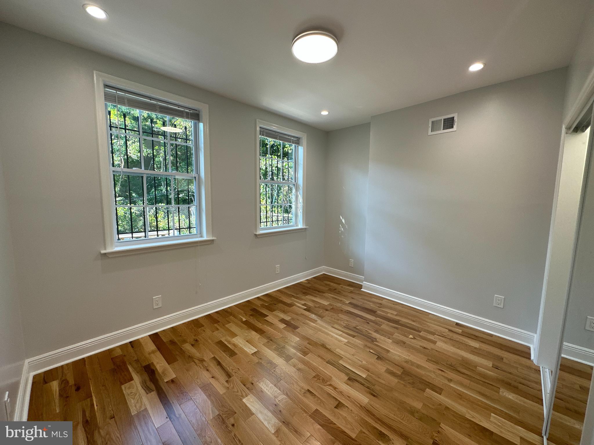 STRAWBERRY MANSION - Residential