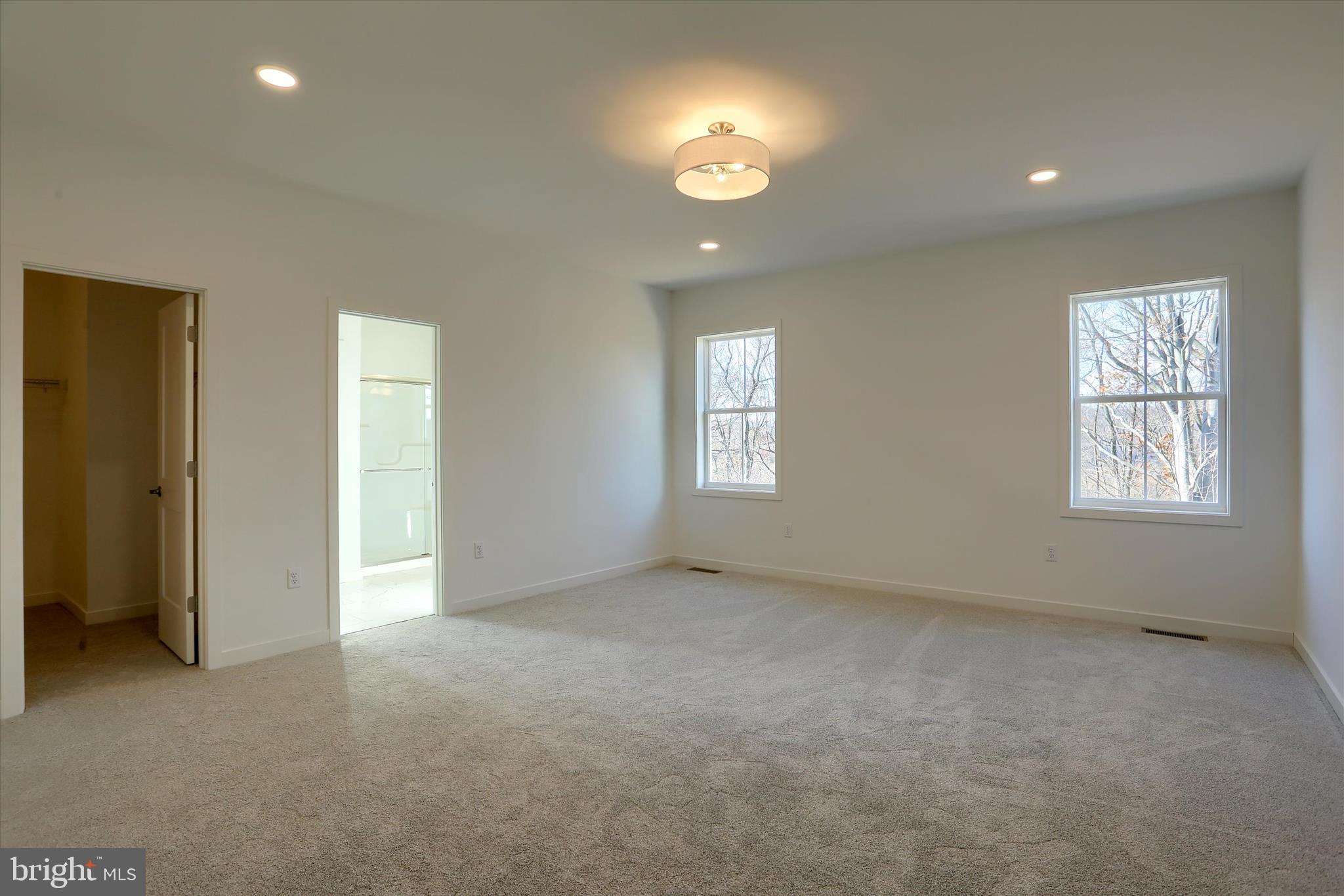 ROCKVILLE ESTATES - Residential