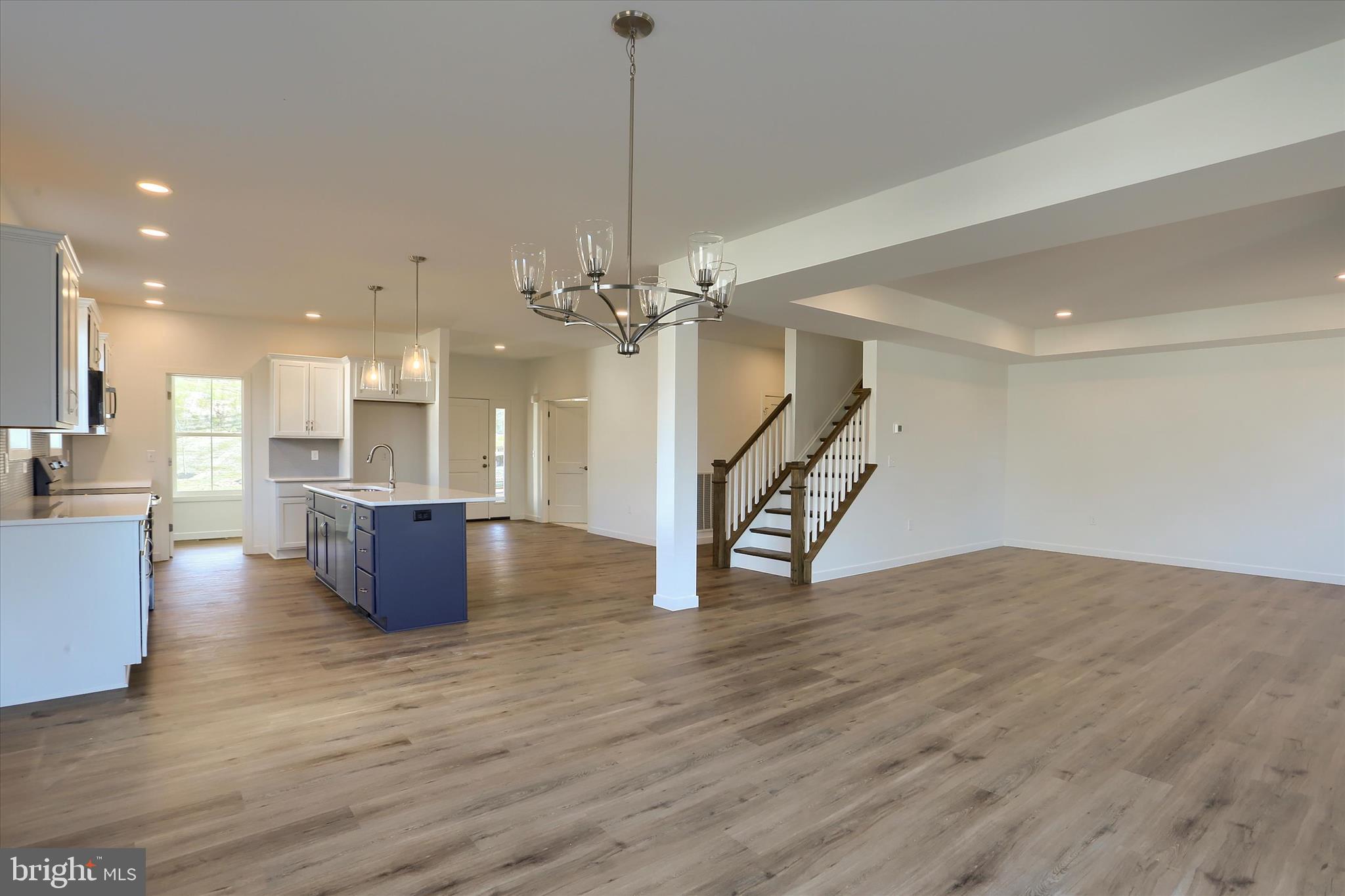 ROCKVILLE ESTATES - Residential