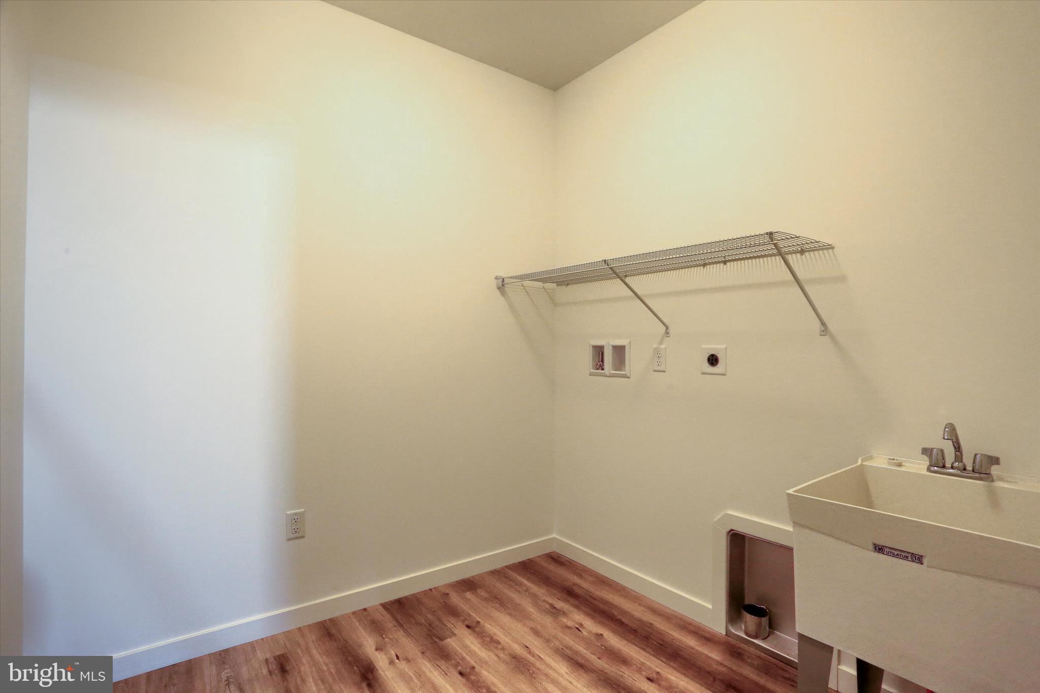 ROCKVILLE ESTATES - Residential