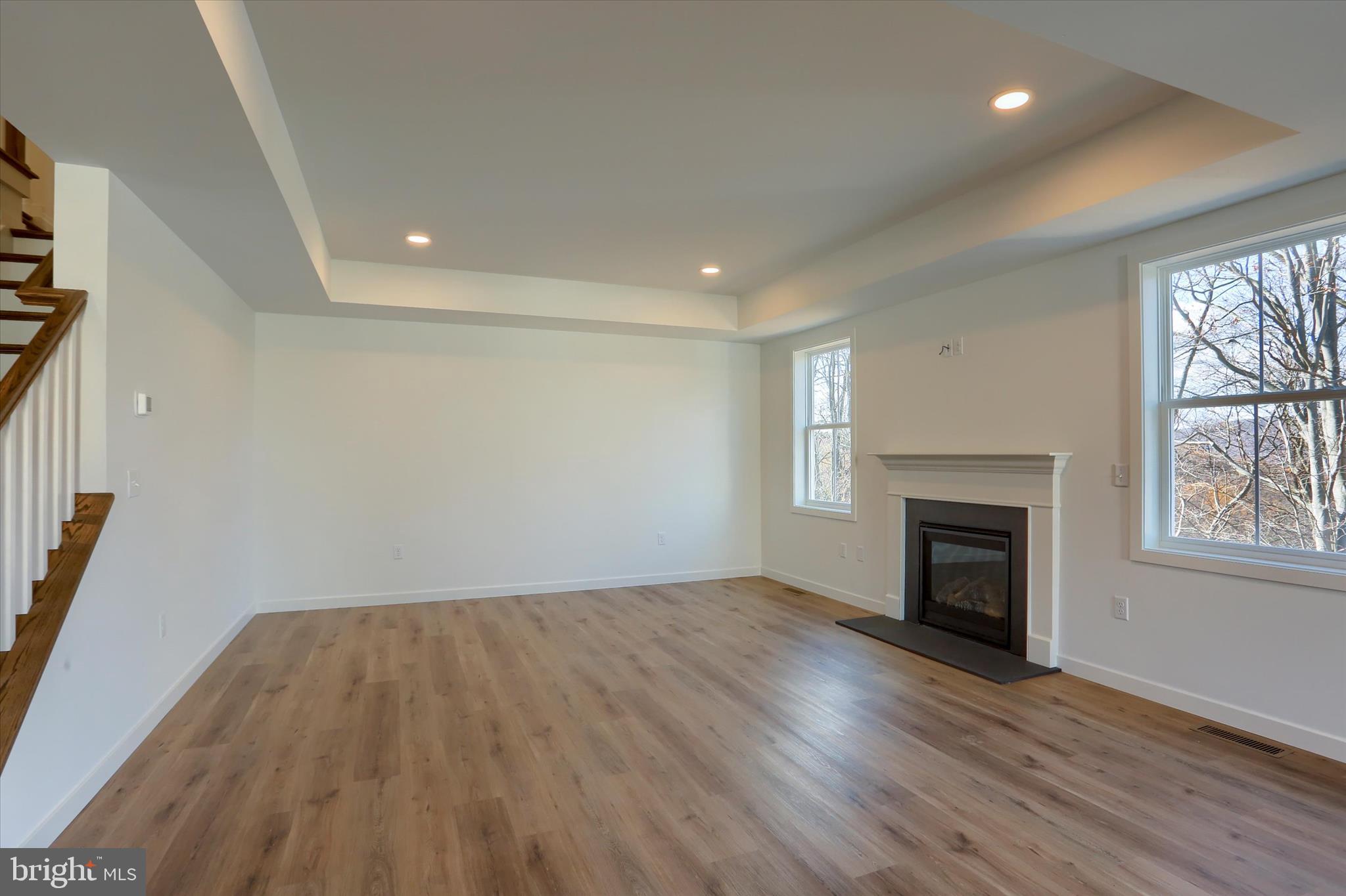 ROCKVILLE ESTATES - Residential