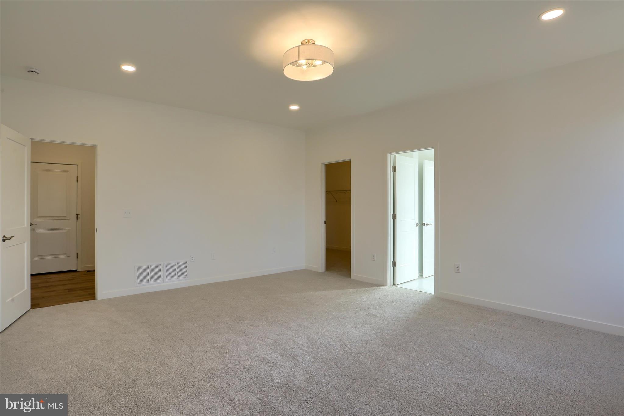 ROCKVILLE ESTATES - Residential