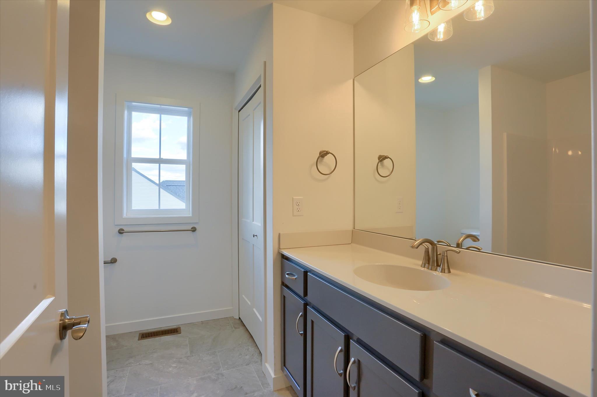 ROCKVILLE ESTATES - Residential