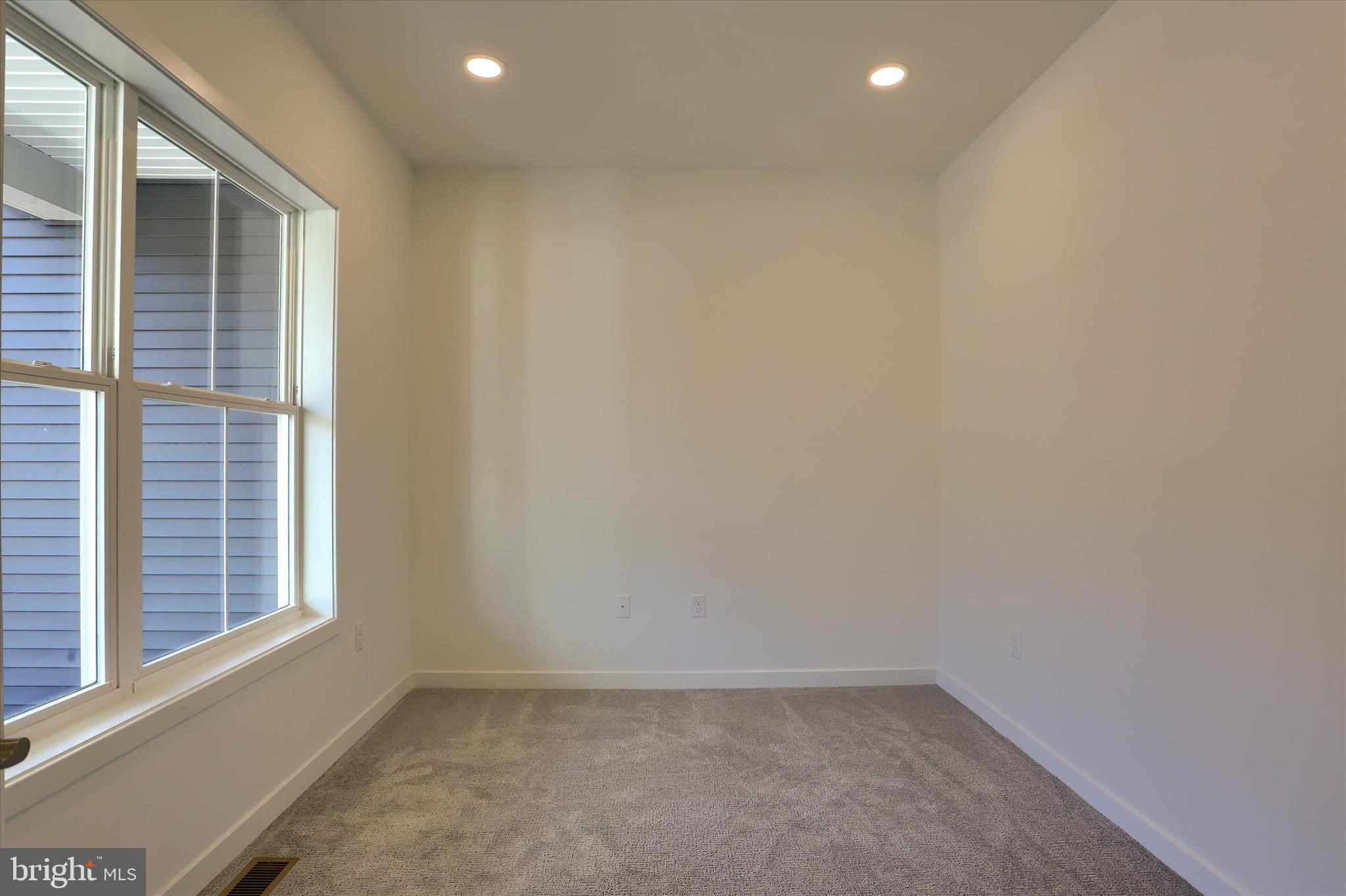 ROCKVILLE ESTATES - Residential