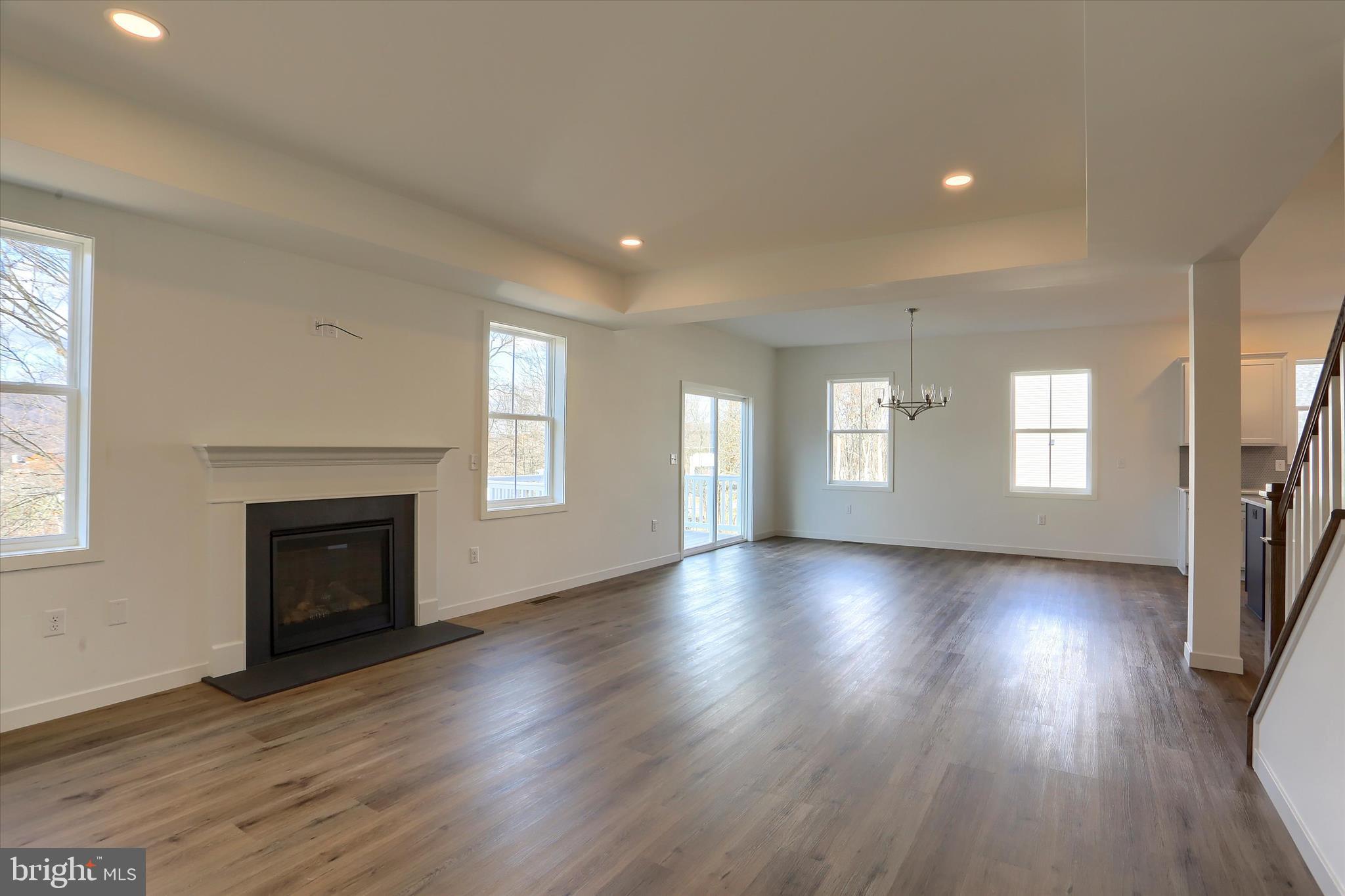 ROCKVILLE ESTATES - Residential