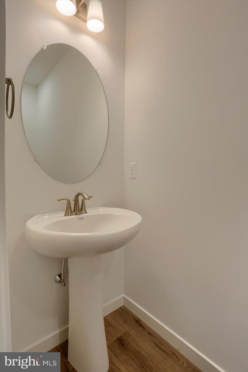 ROCKVILLE ESTATES - Residential