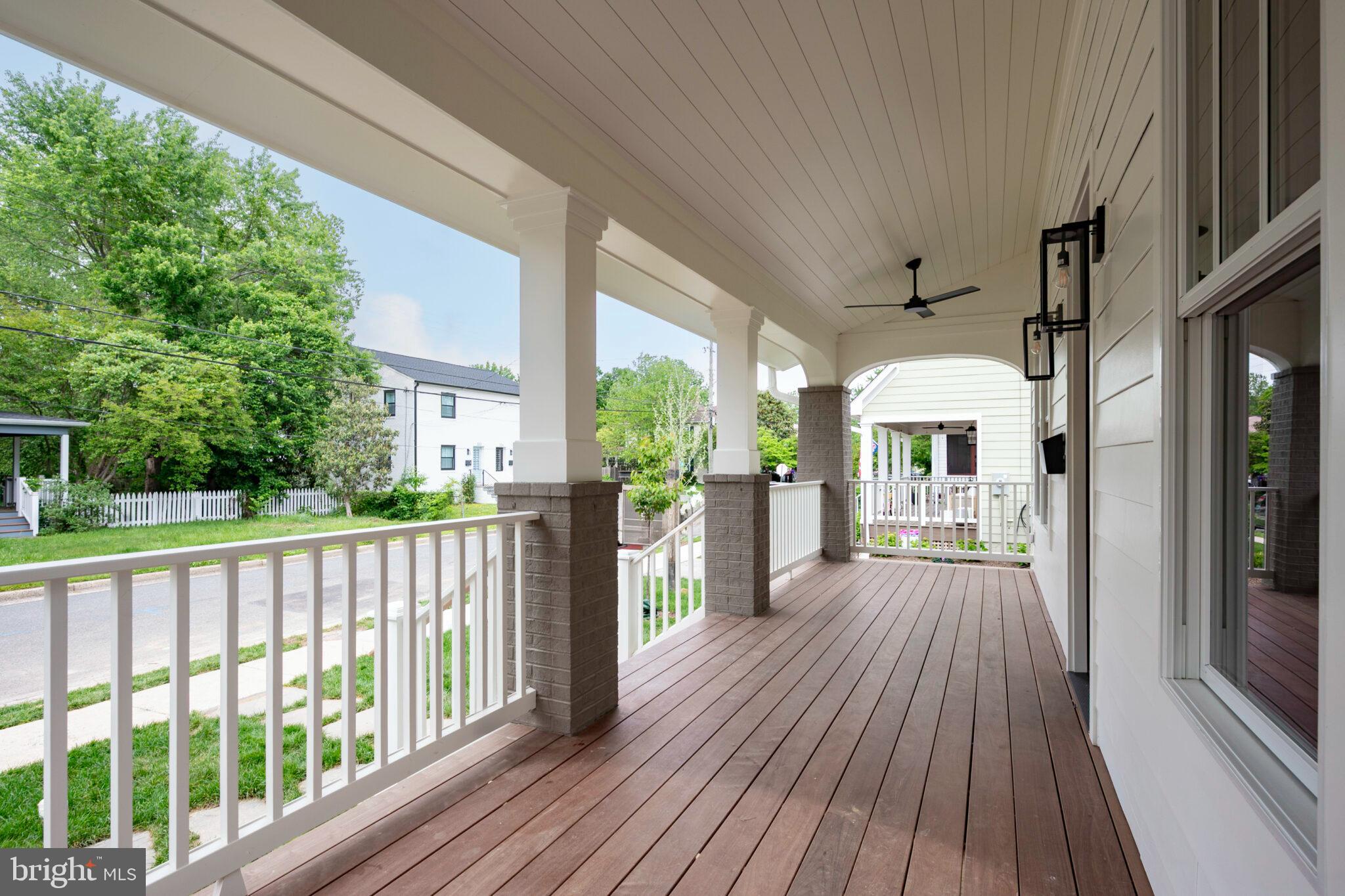 315 E HOWELL AVENUE