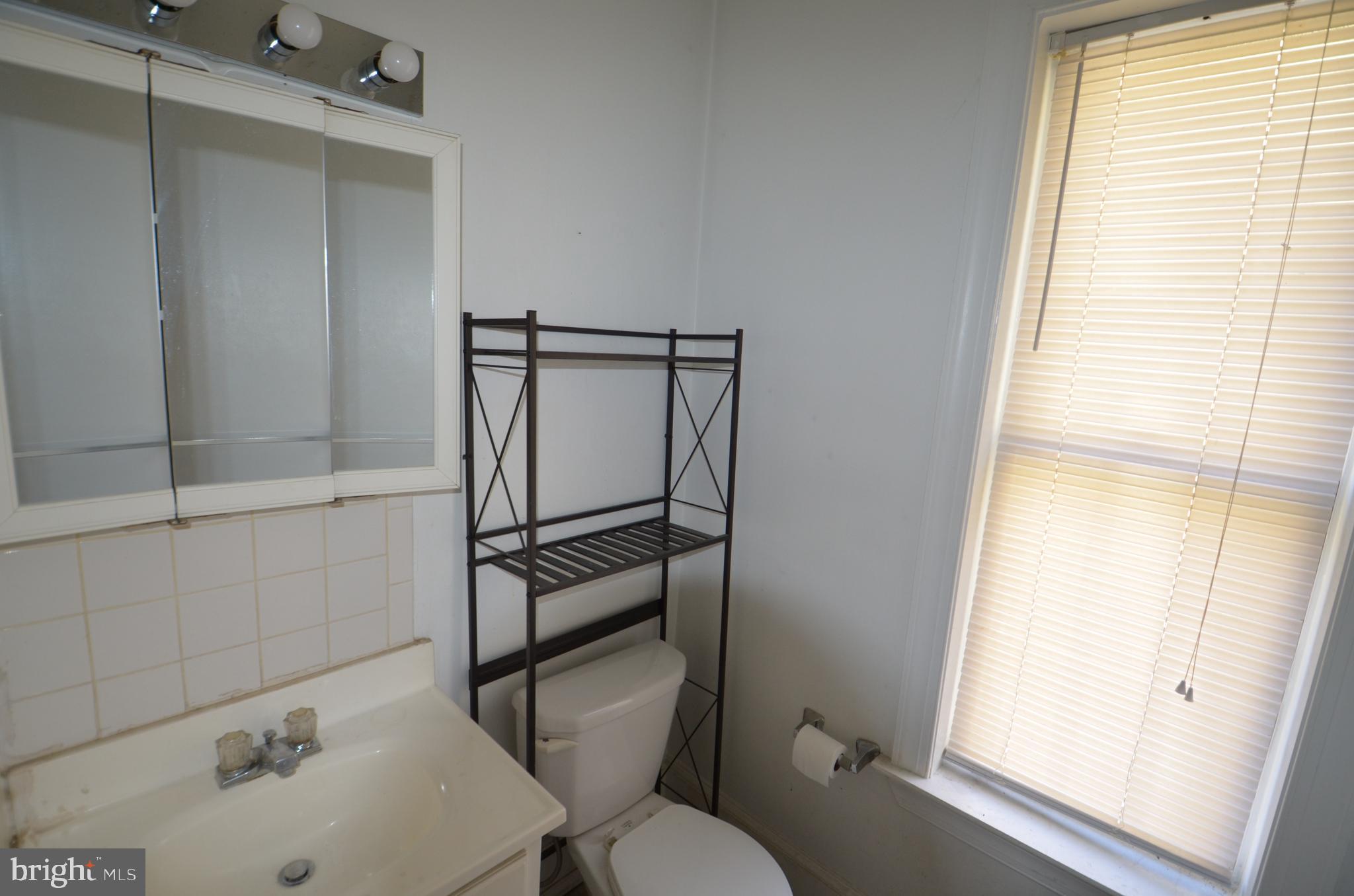 EAST FALLS - Residential Lease