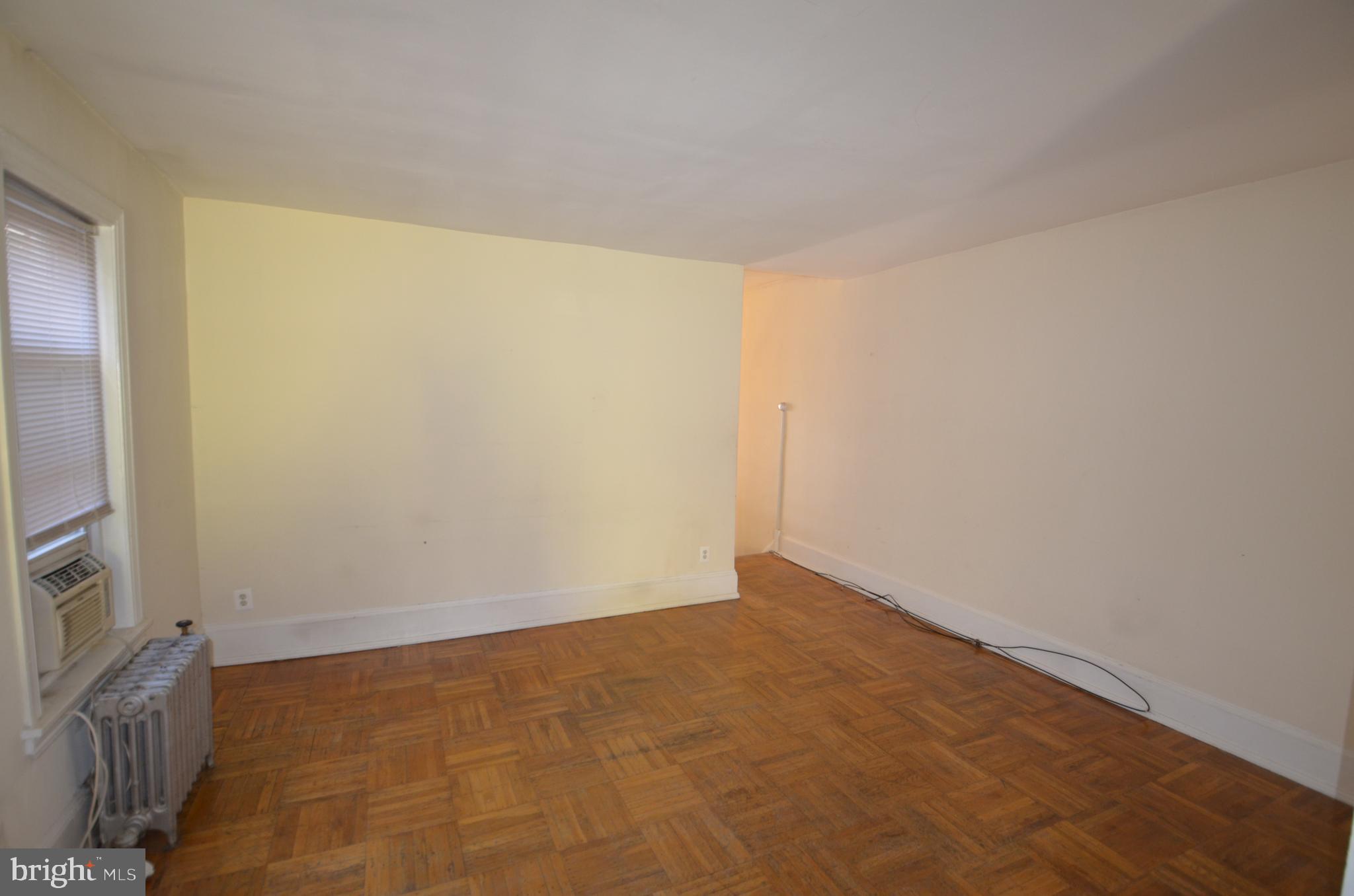 EAST FALLS - Residential Lease