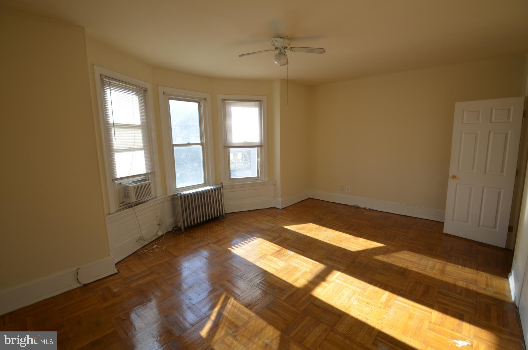 EAST FALLS - Residential Lease