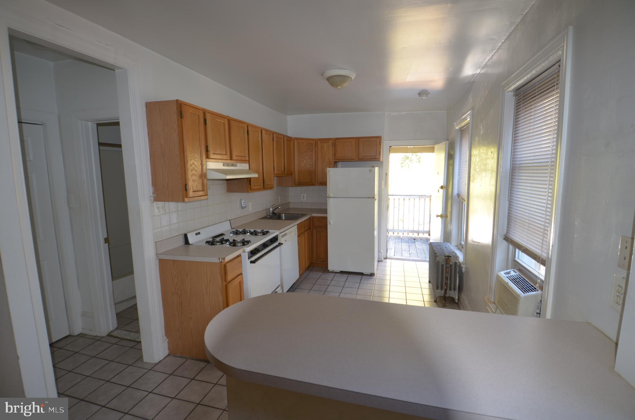 EAST FALLS - Residential Lease