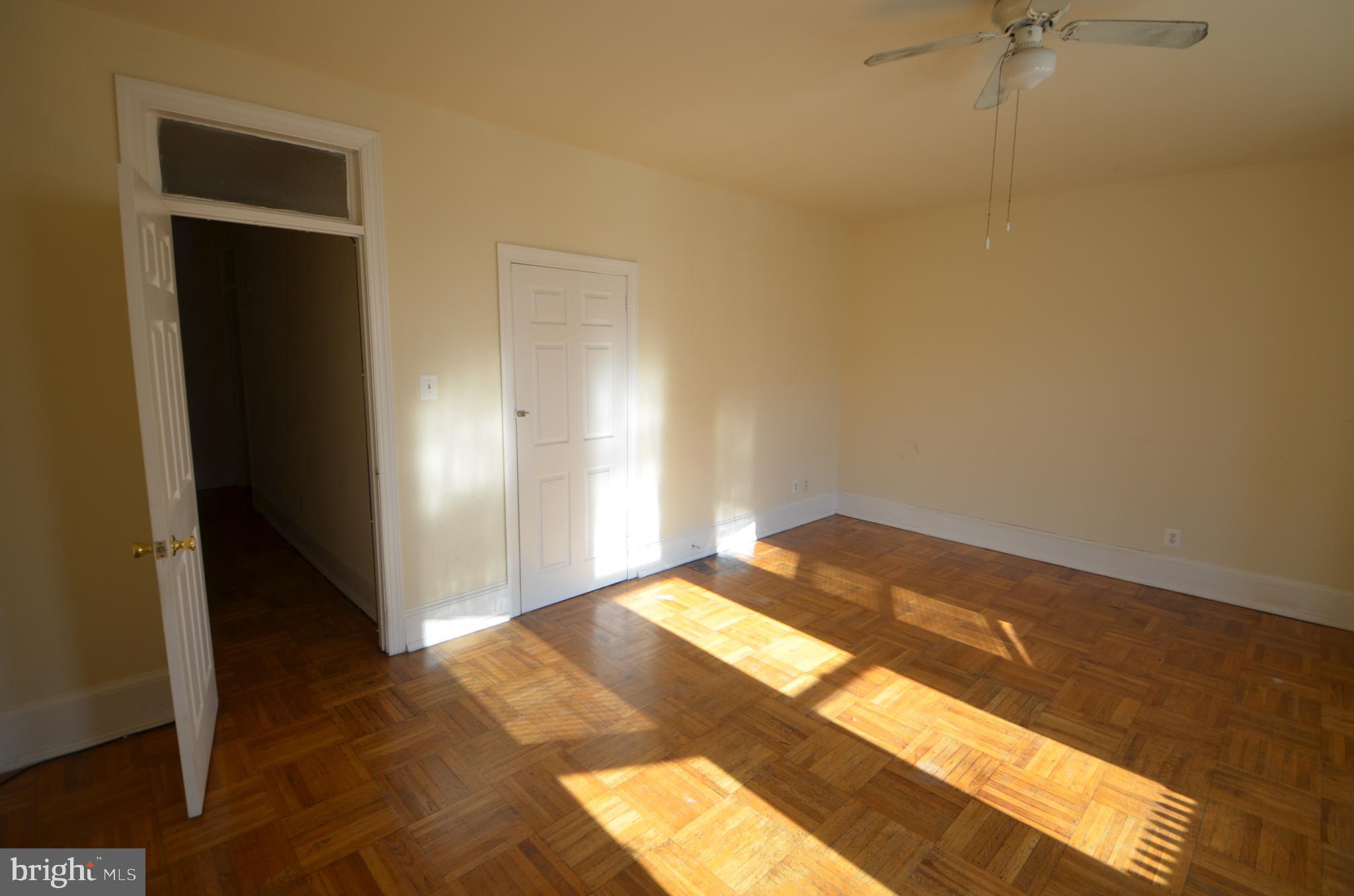 EAST FALLS - Residential Lease