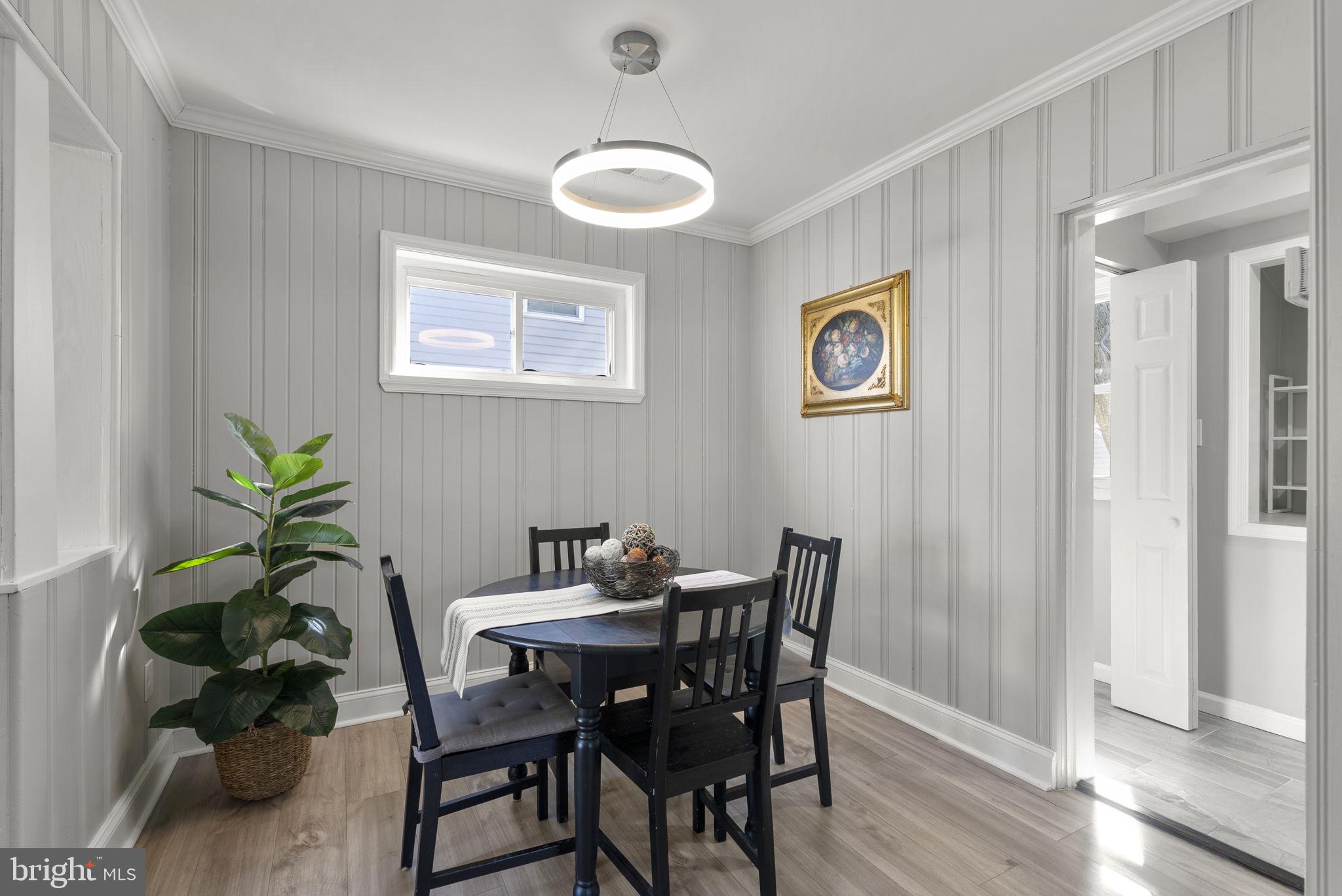 COLMAR MANOR - Residential