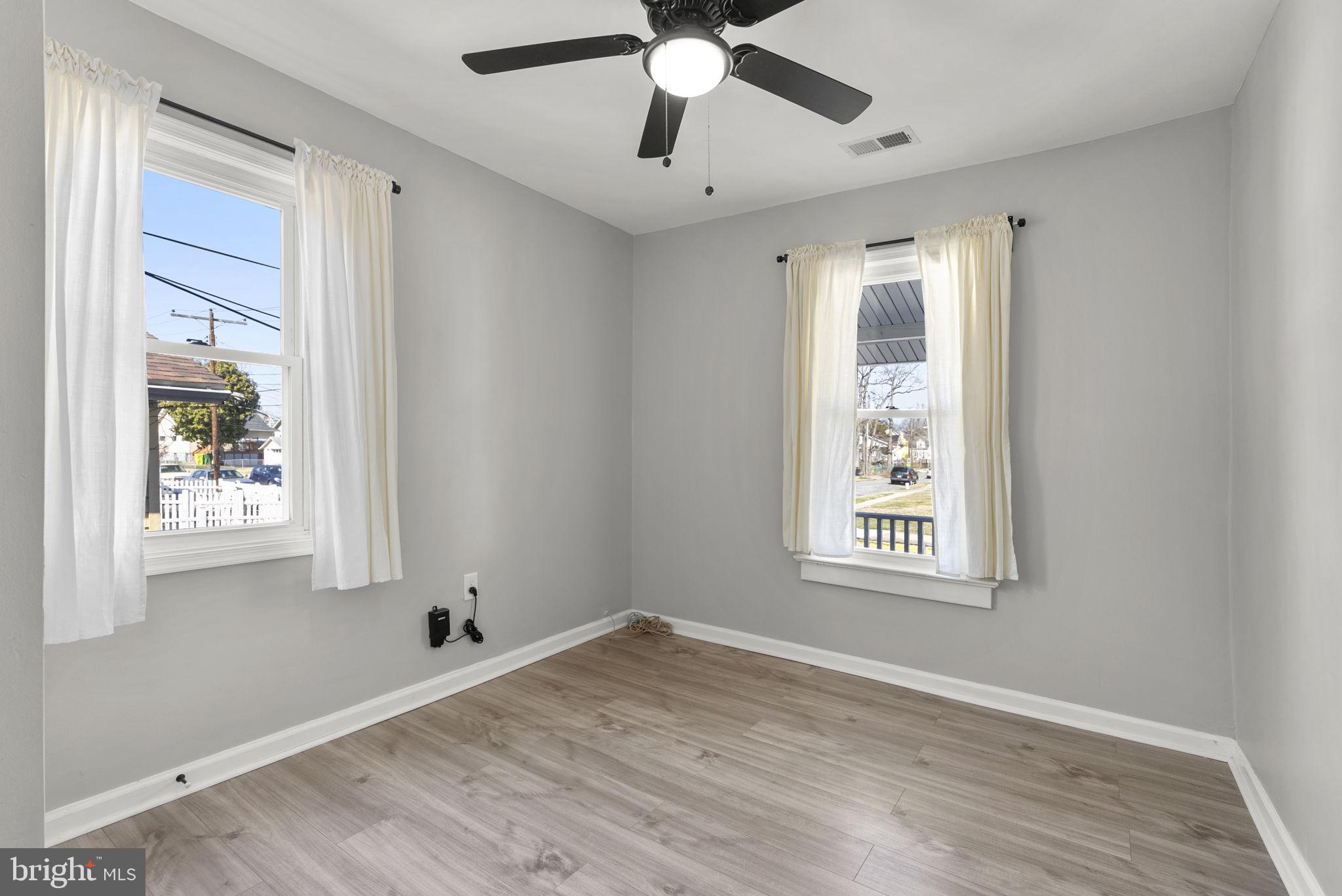 COLMAR MANOR - Residential