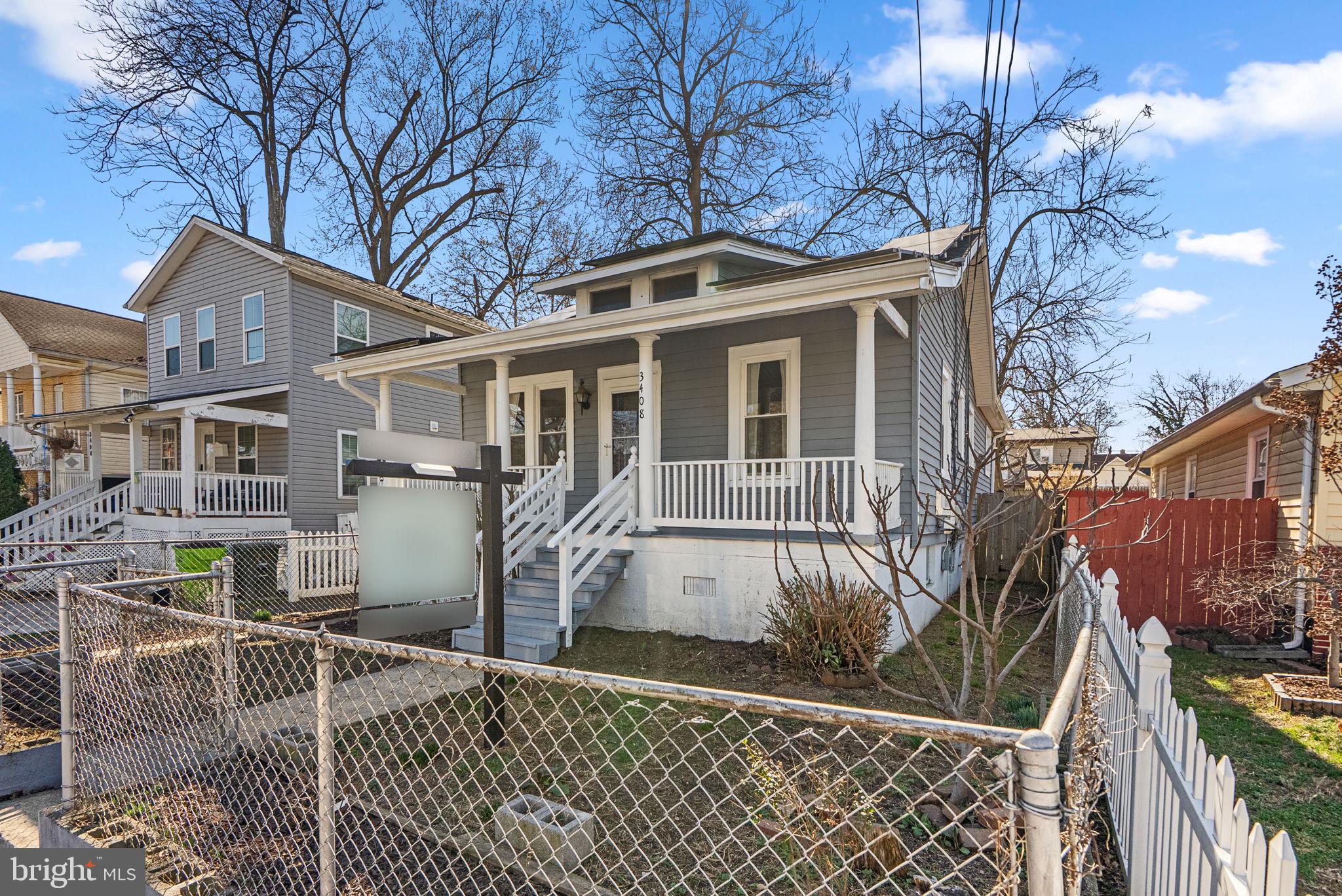 COLMAR MANOR - Residential