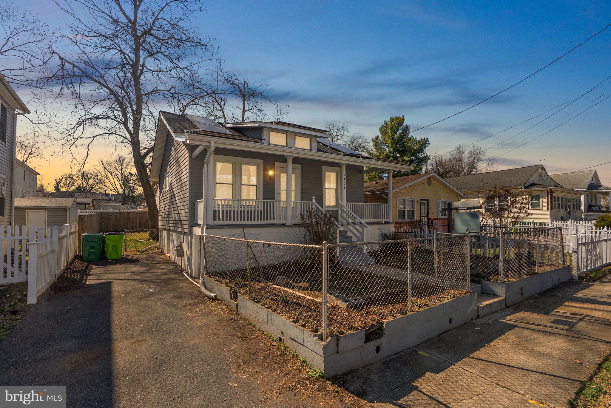 COLMAR MANOR - Residential