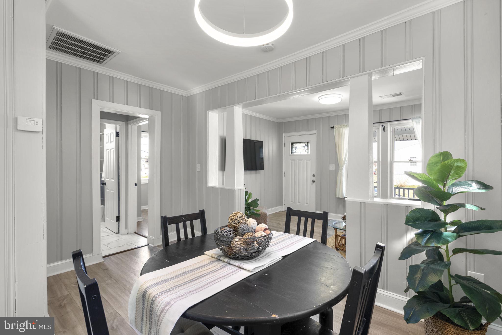 COLMAR MANOR - Residential