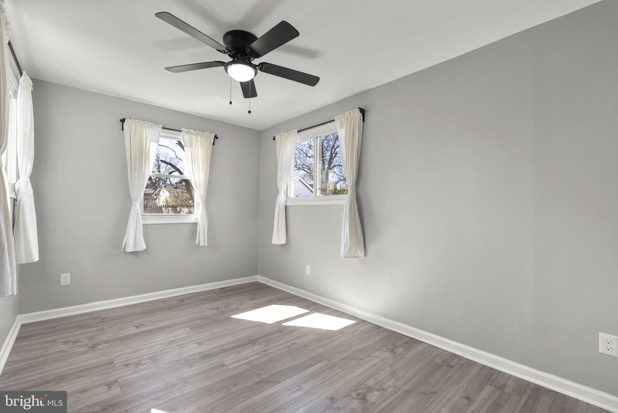 COLMAR MANOR - Residential