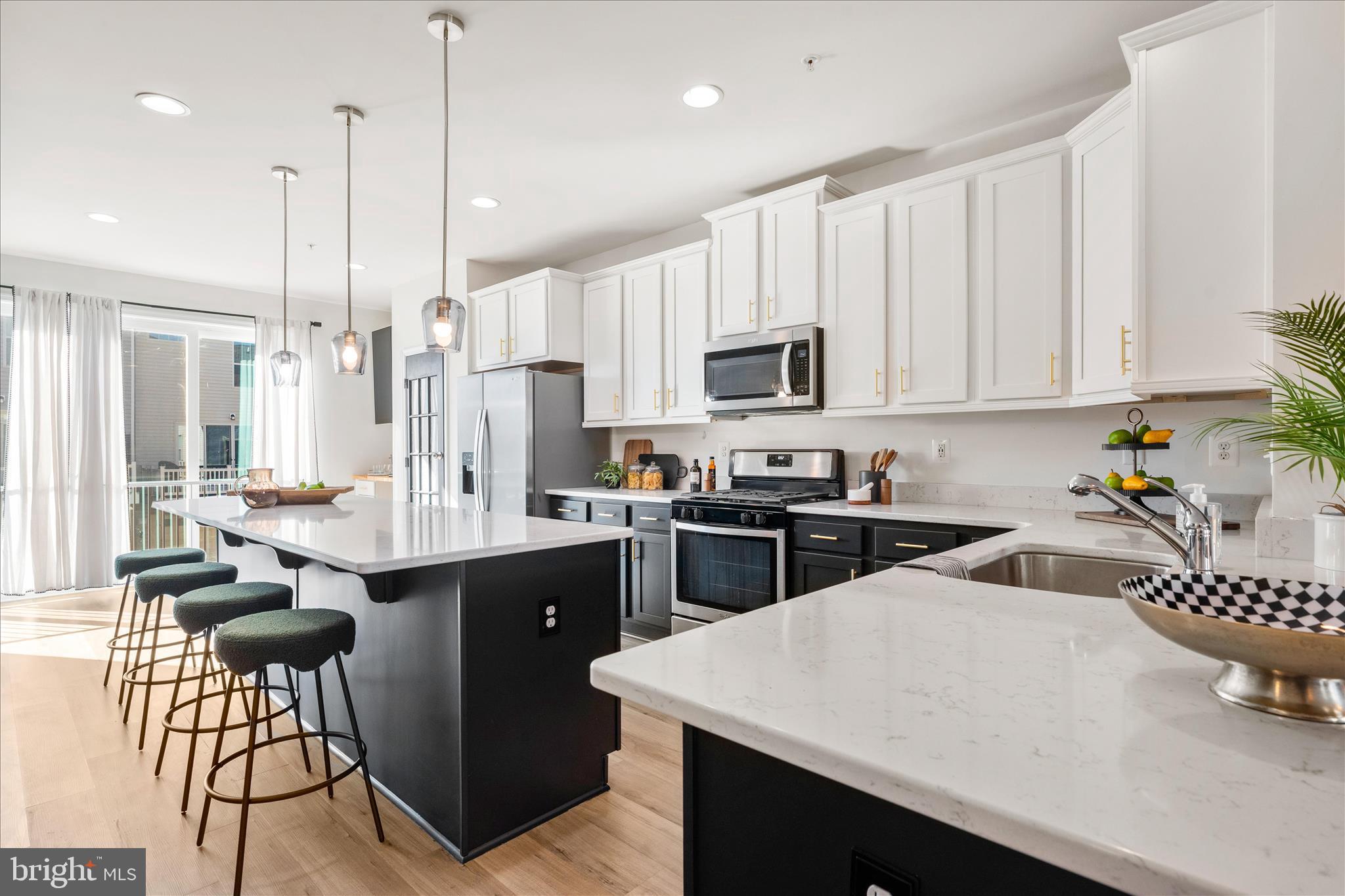 6113 LEMON GRASS LANE