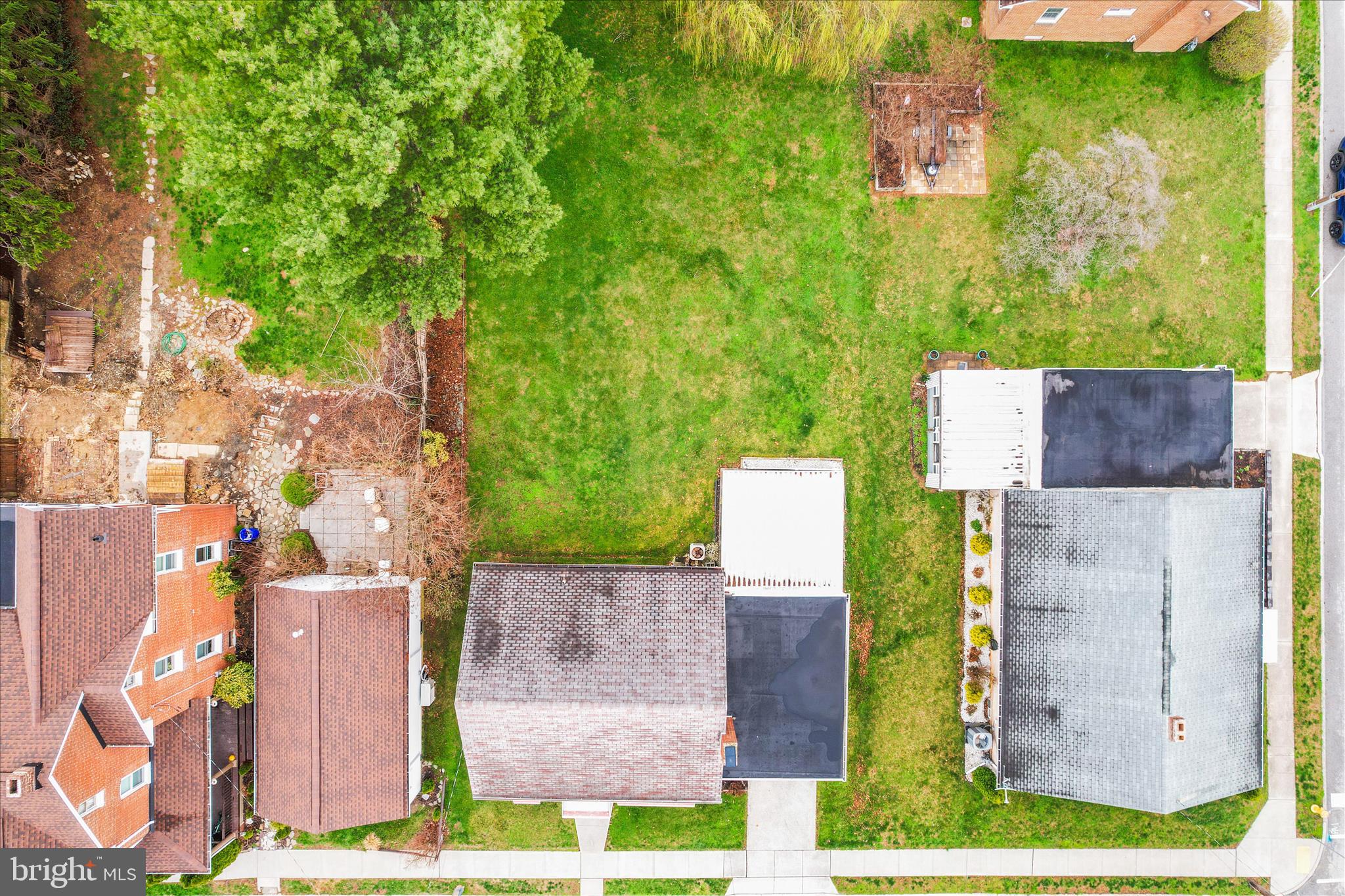 BAER AVE PLAYGROUND - Residential