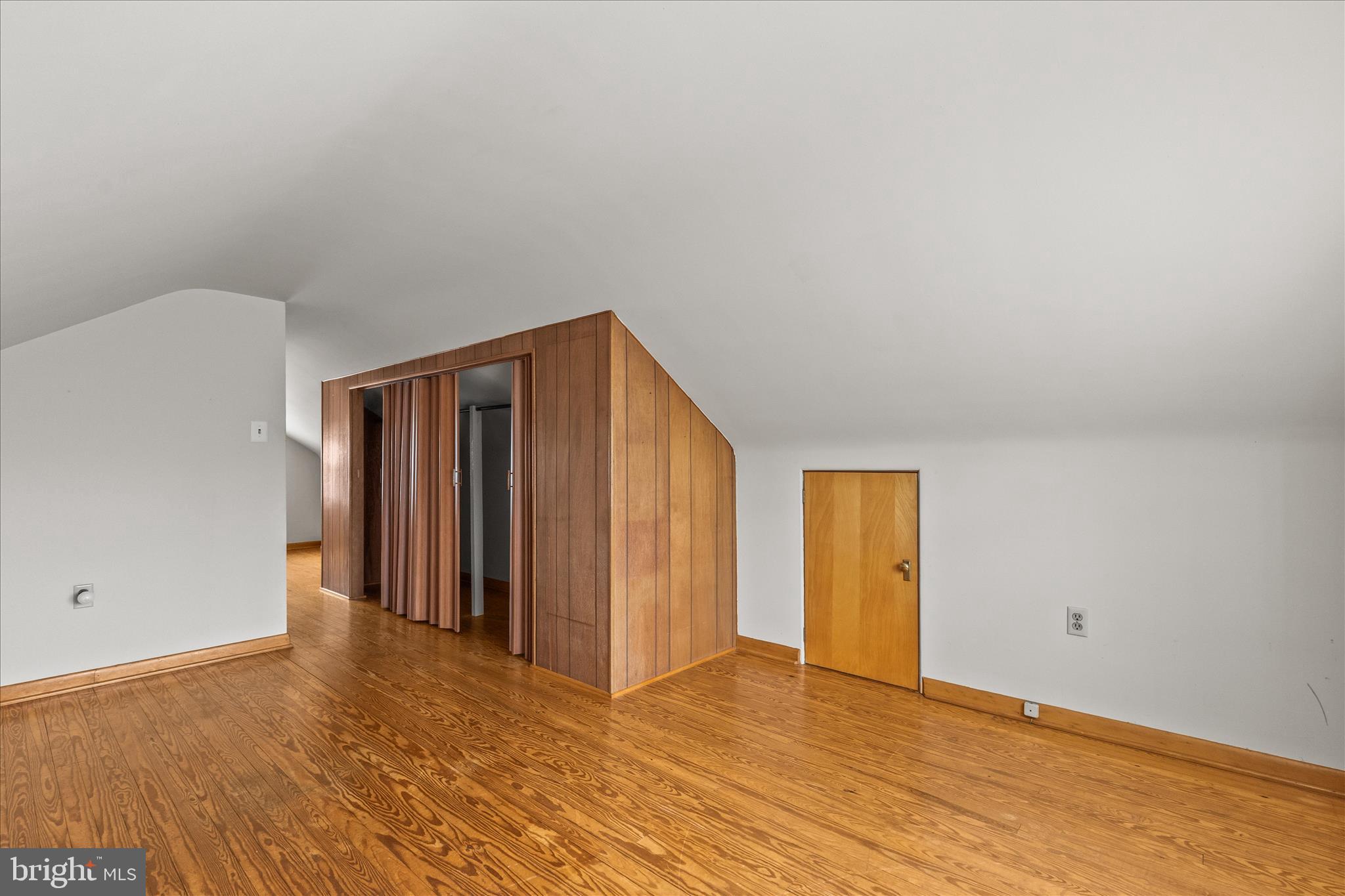 BAER AVE PLAYGROUND - Residential