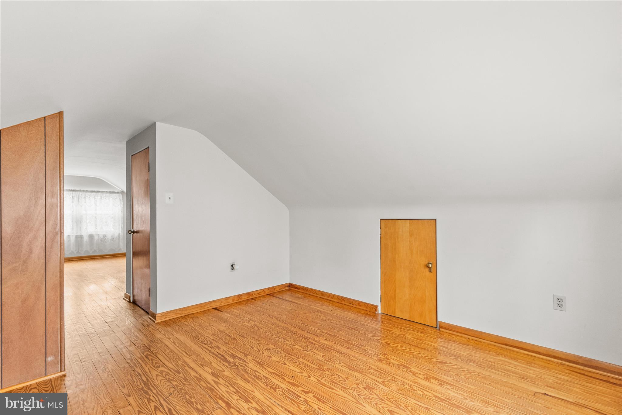 BAER AVE PLAYGROUND - Residential