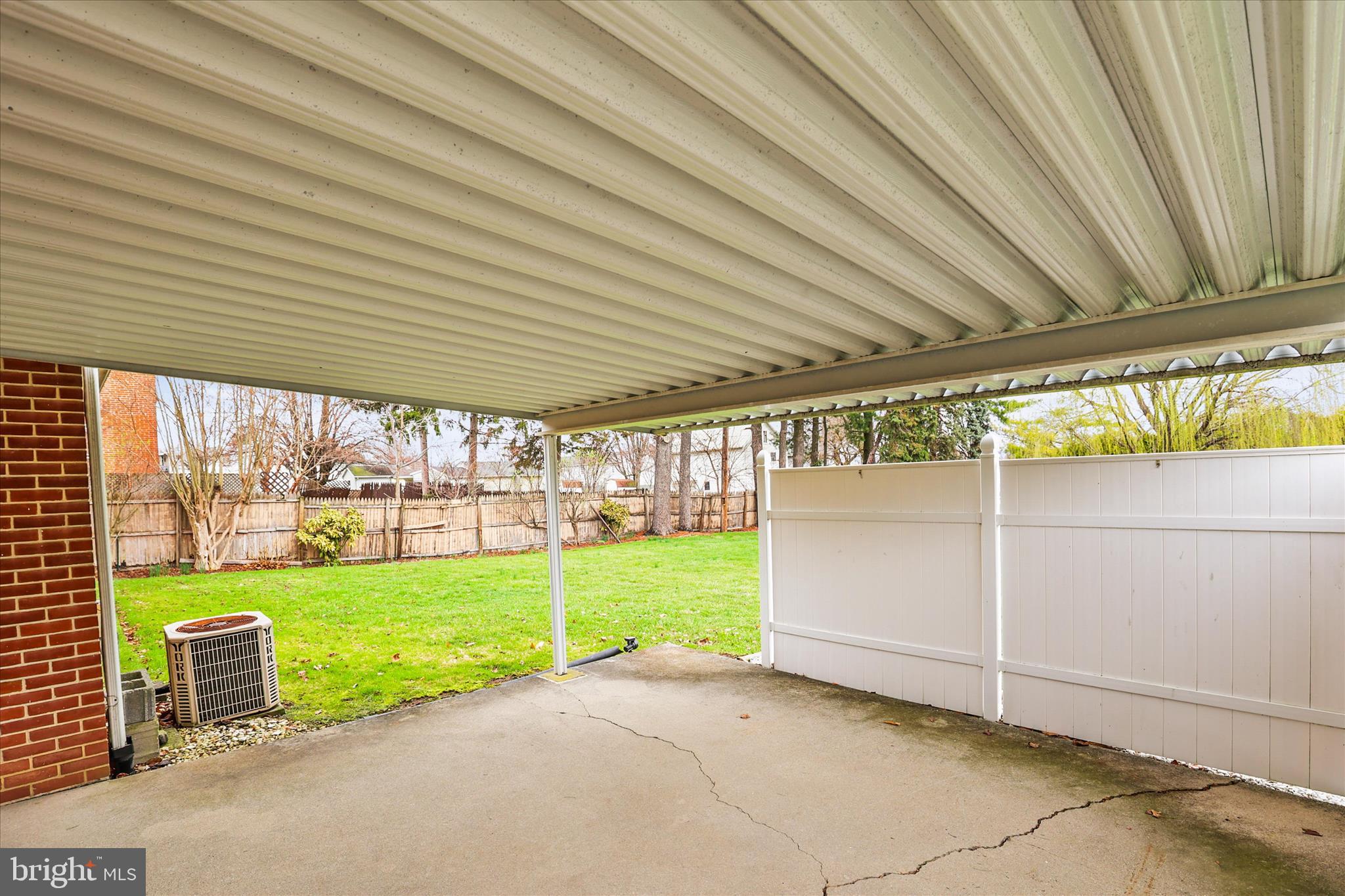 BAER AVE PLAYGROUND - Residential