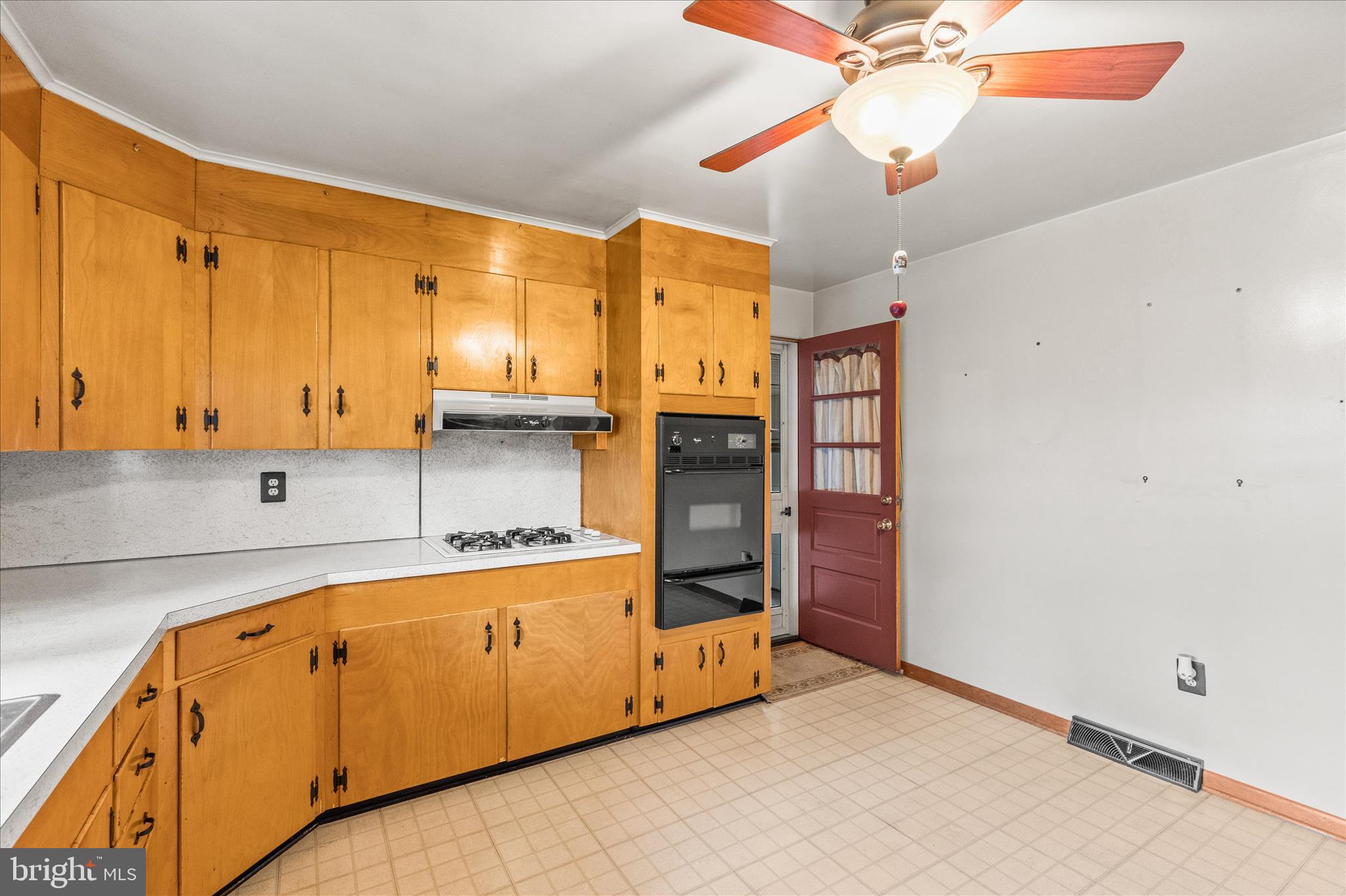 BAER AVE PLAYGROUND - Residential