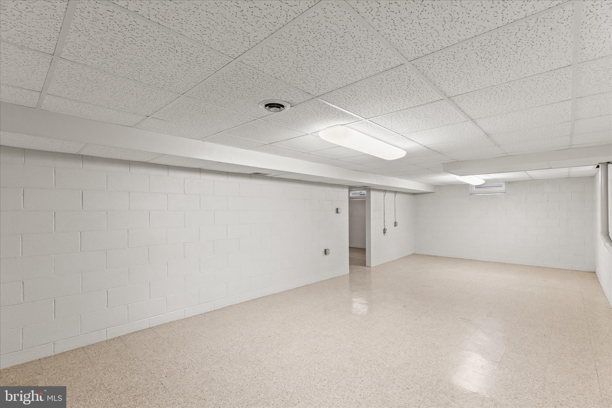 BAER AVE PLAYGROUND - Residential