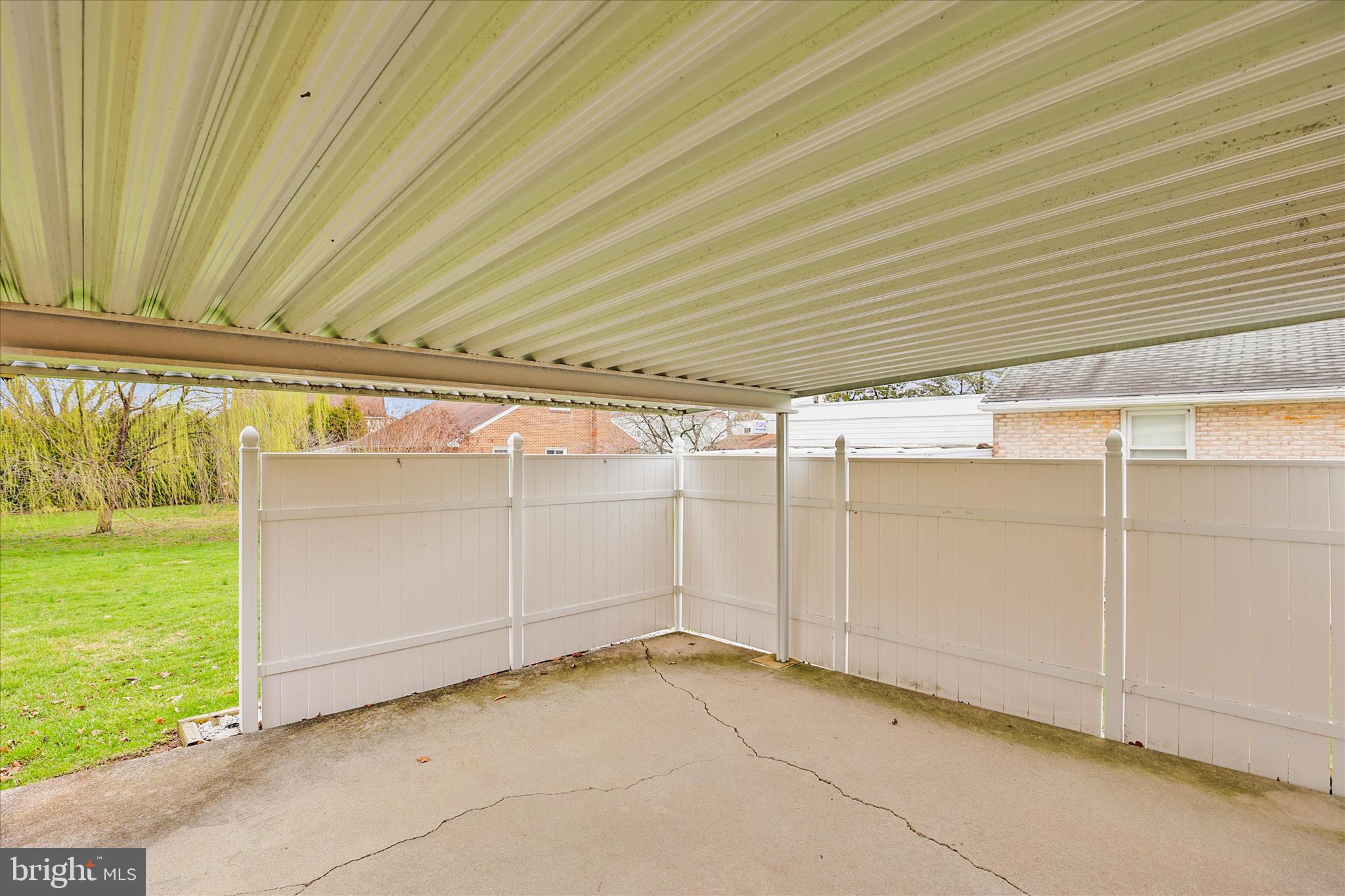 BAER AVE PLAYGROUND - Residential