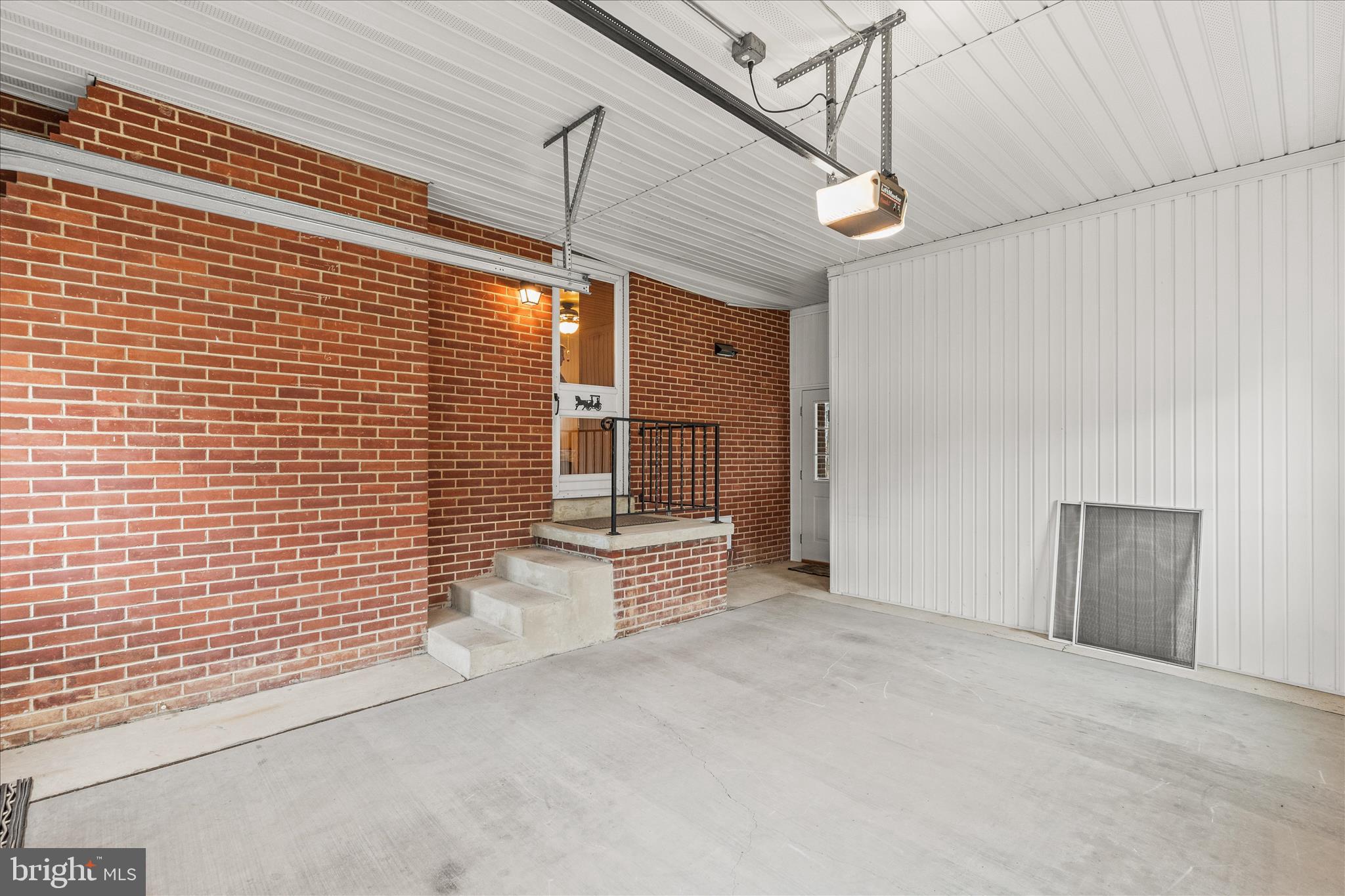 BAER AVE PLAYGROUND - Residential