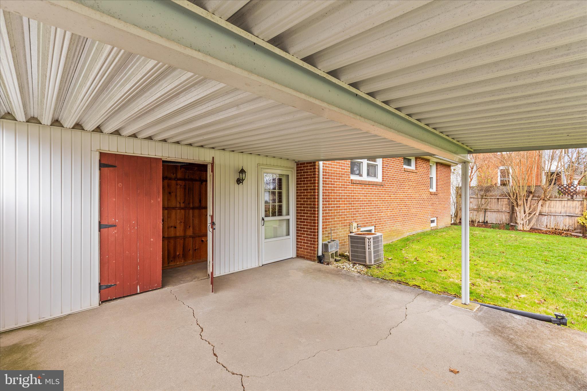 BAER AVE PLAYGROUND - Residential