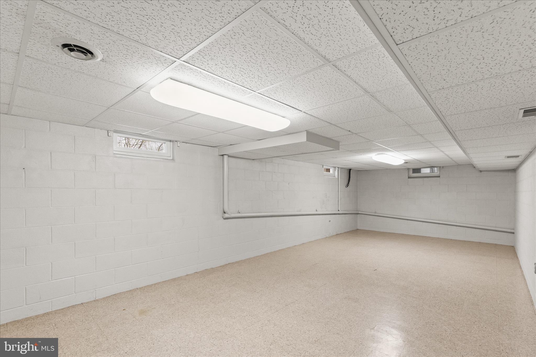 BAER AVE PLAYGROUND - Residential