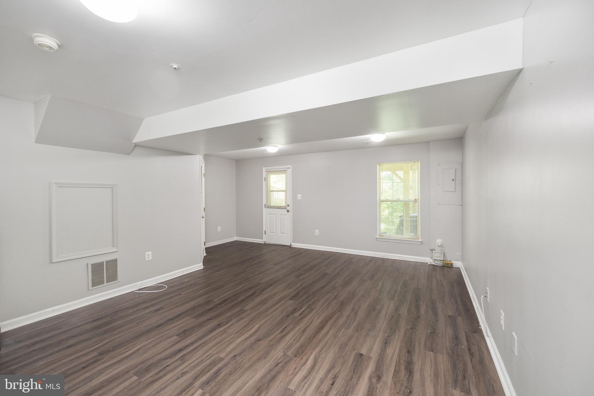 MARLTON TOWN CENTER - Residential Lease