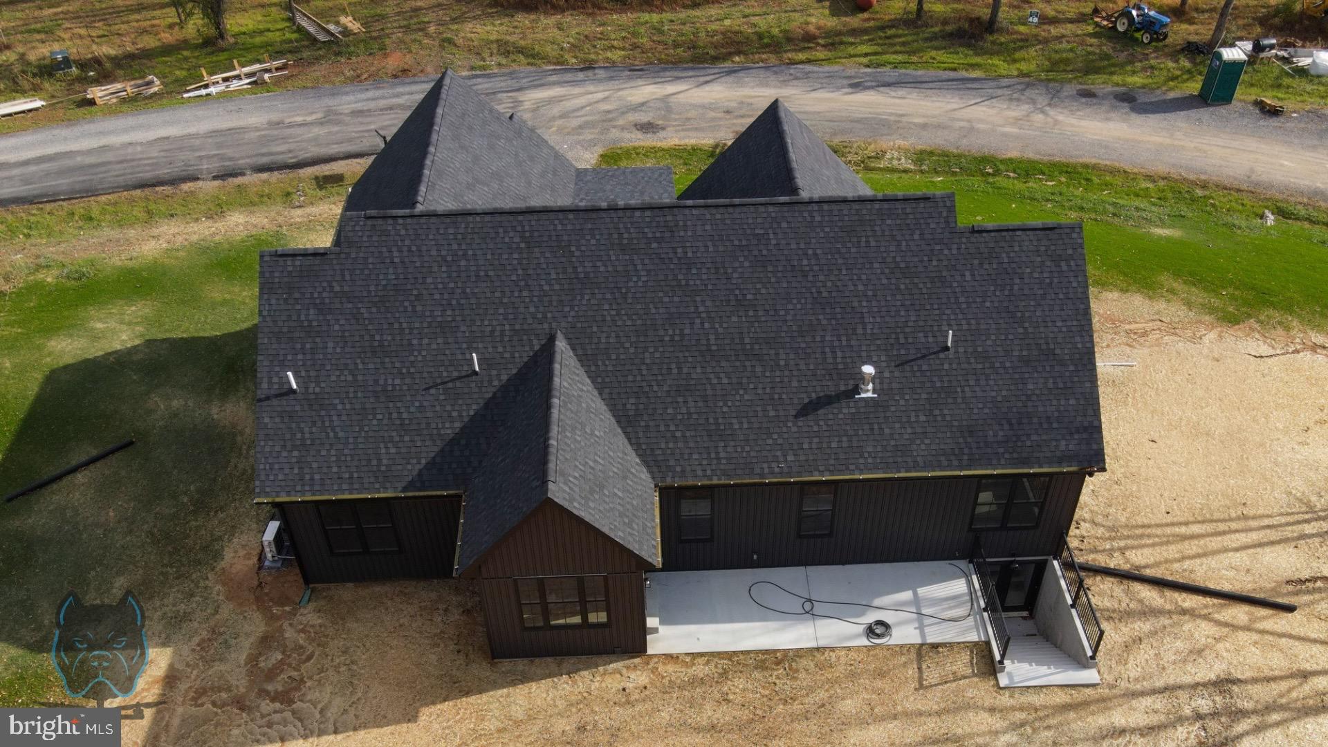 234 STORMFIELD DRIVE W