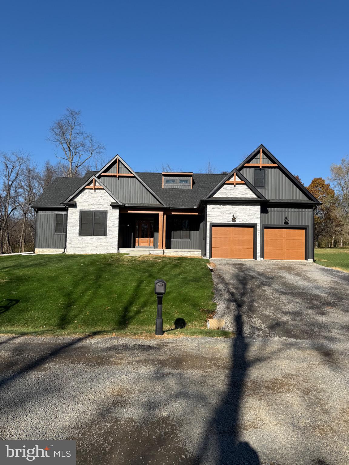 234 STORMFIELD DRIVE W