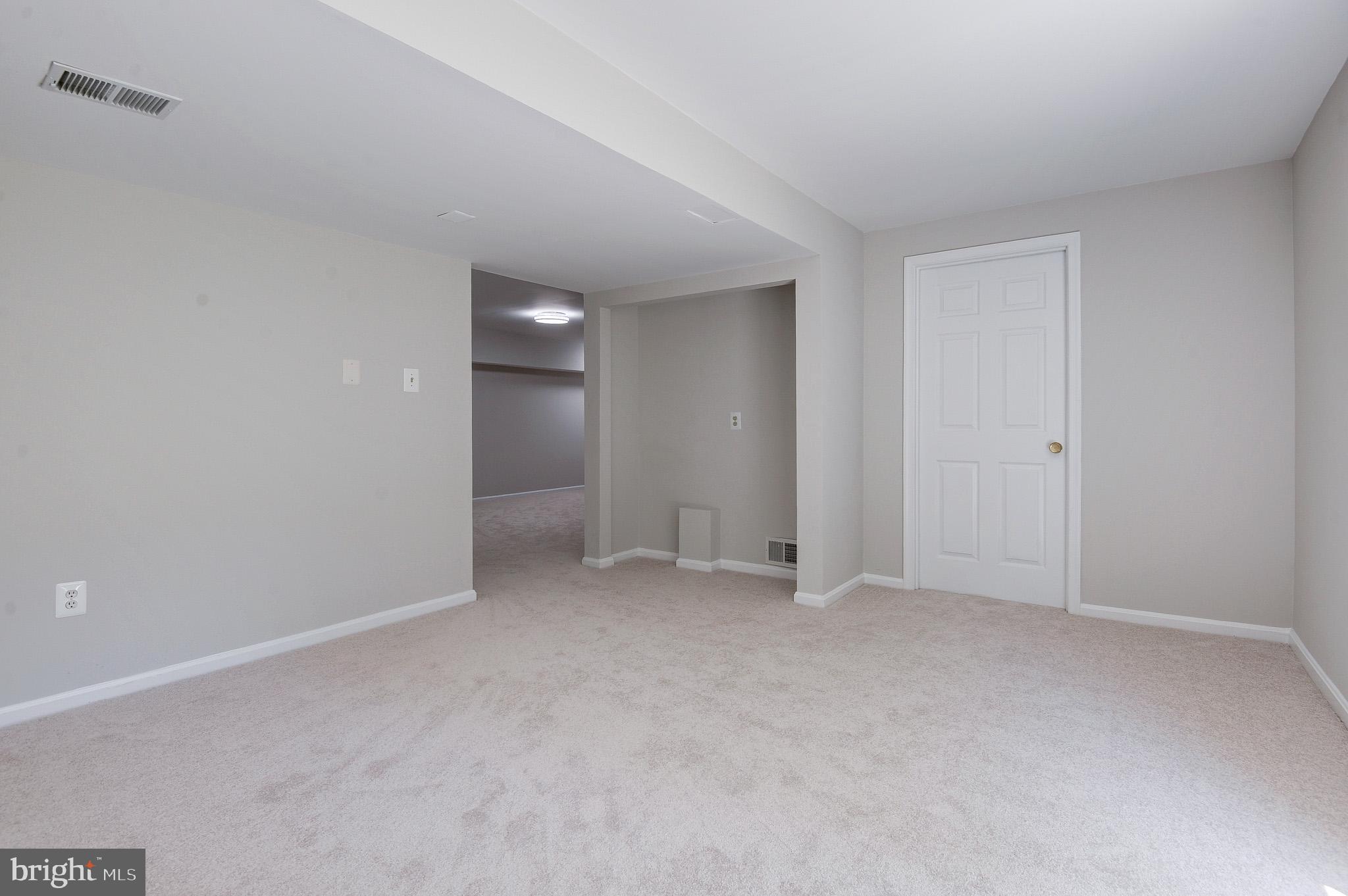 OAKTON GLEN - Residential