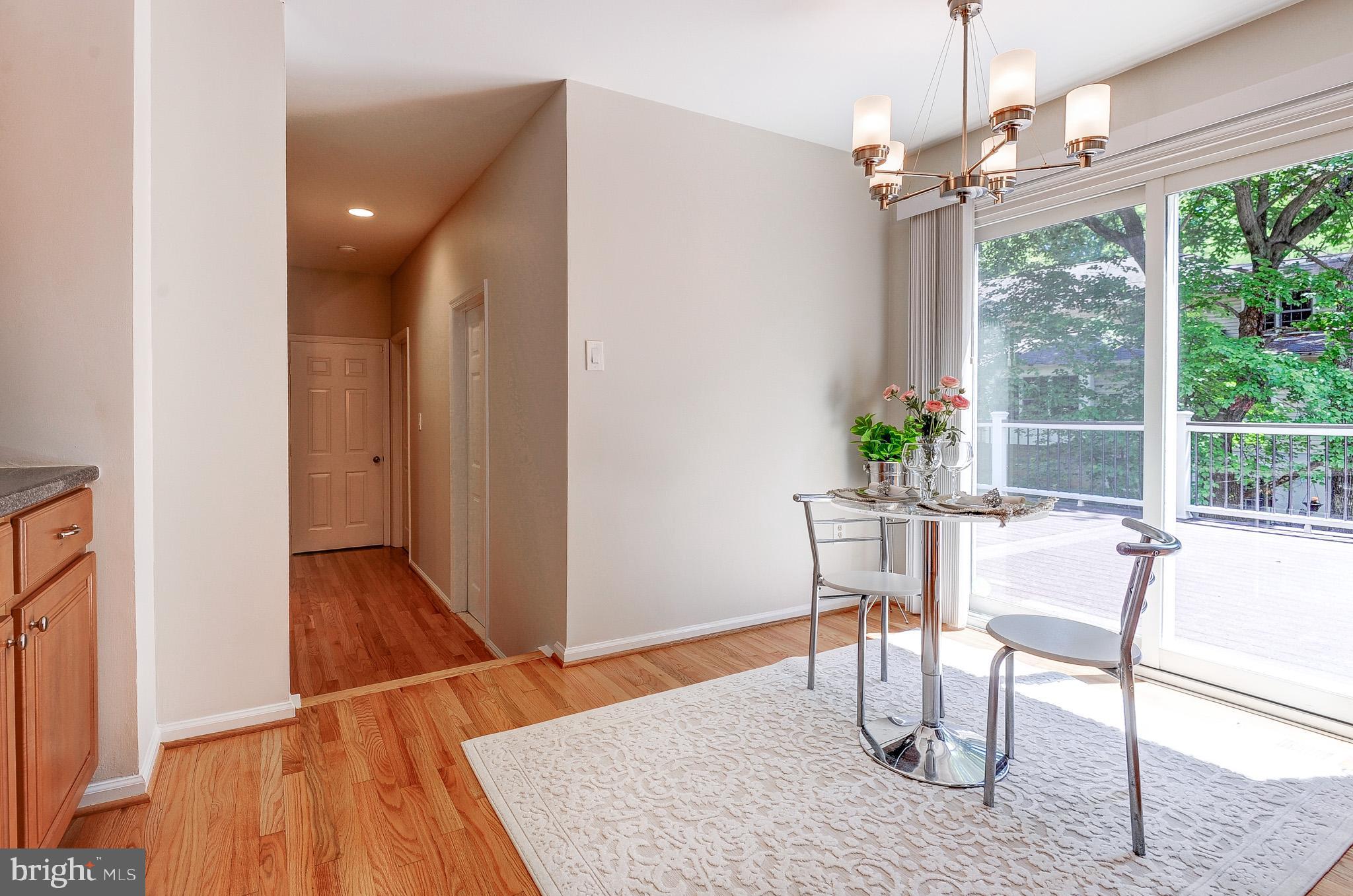 OAKTON GLEN - Residential
